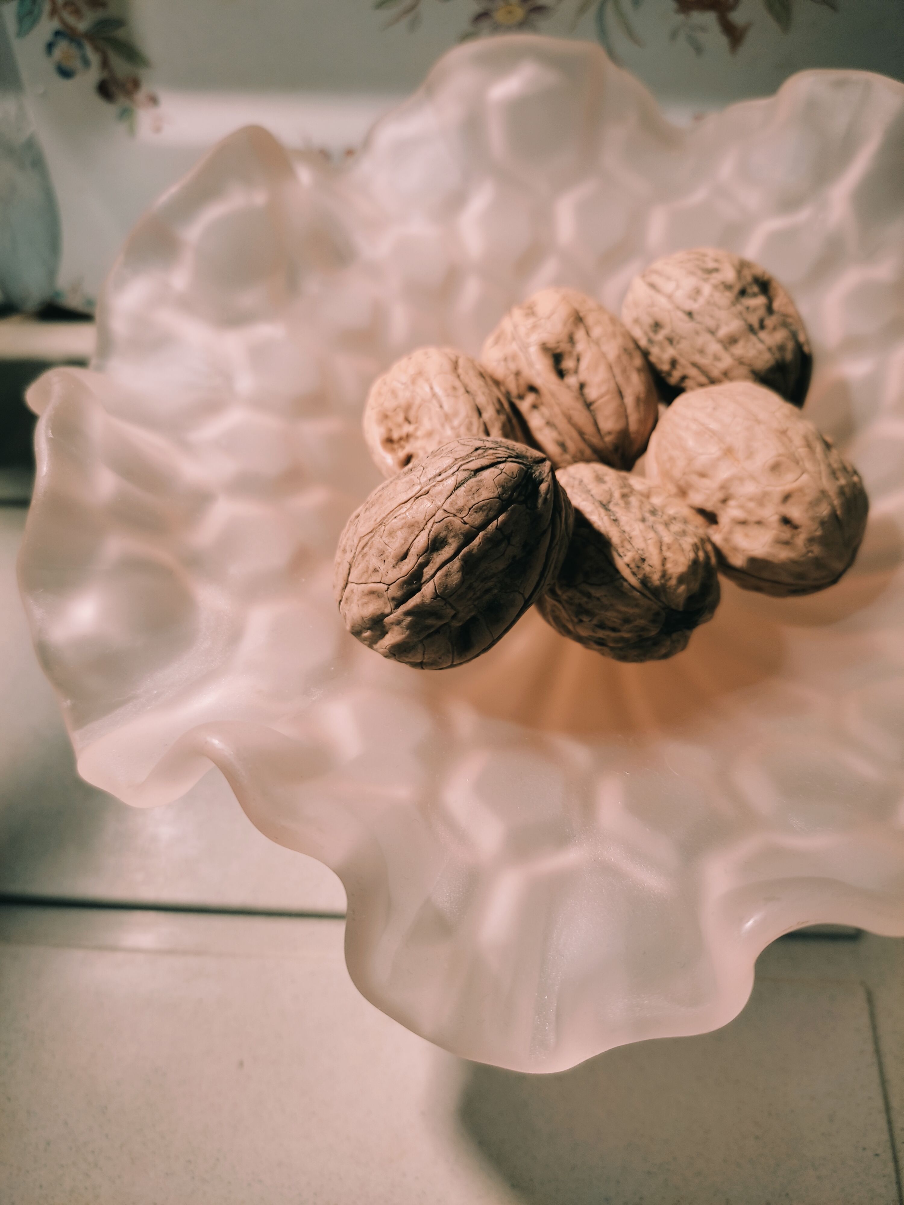 Powder pink and frosted compotier