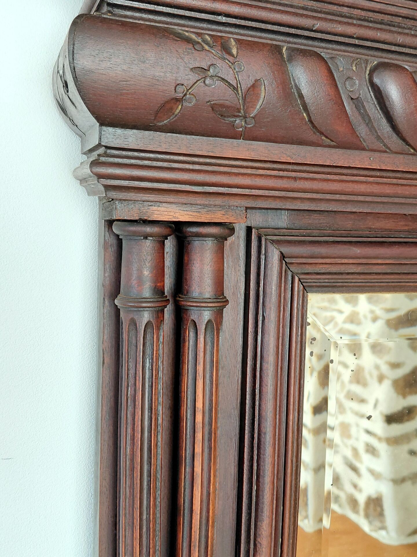 Large antique 19th-century mirror in carved wood - Haussmannian style.