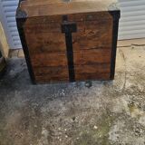 Malle en bois ancien