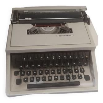 Machine à écrire mercedes