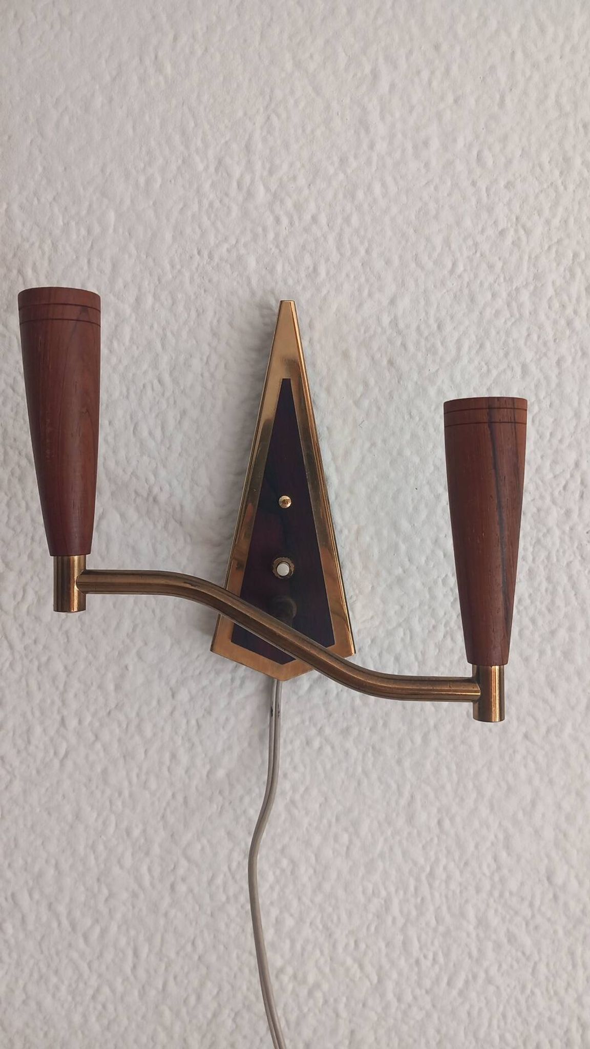Applique murale scandinave double Mid-Century en teck et laiton