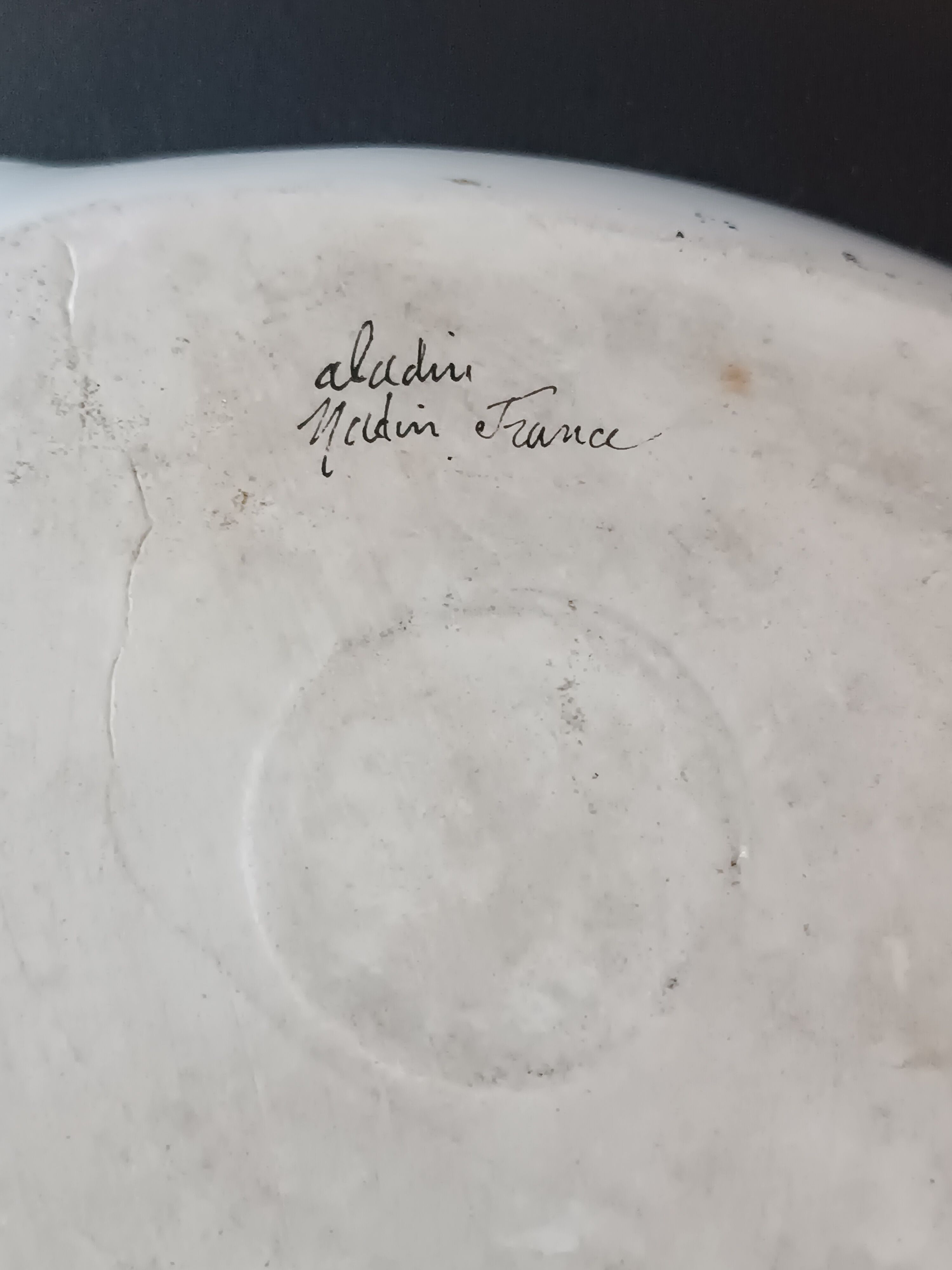 Ceramic catchall with floral Art Deco Aladdin design