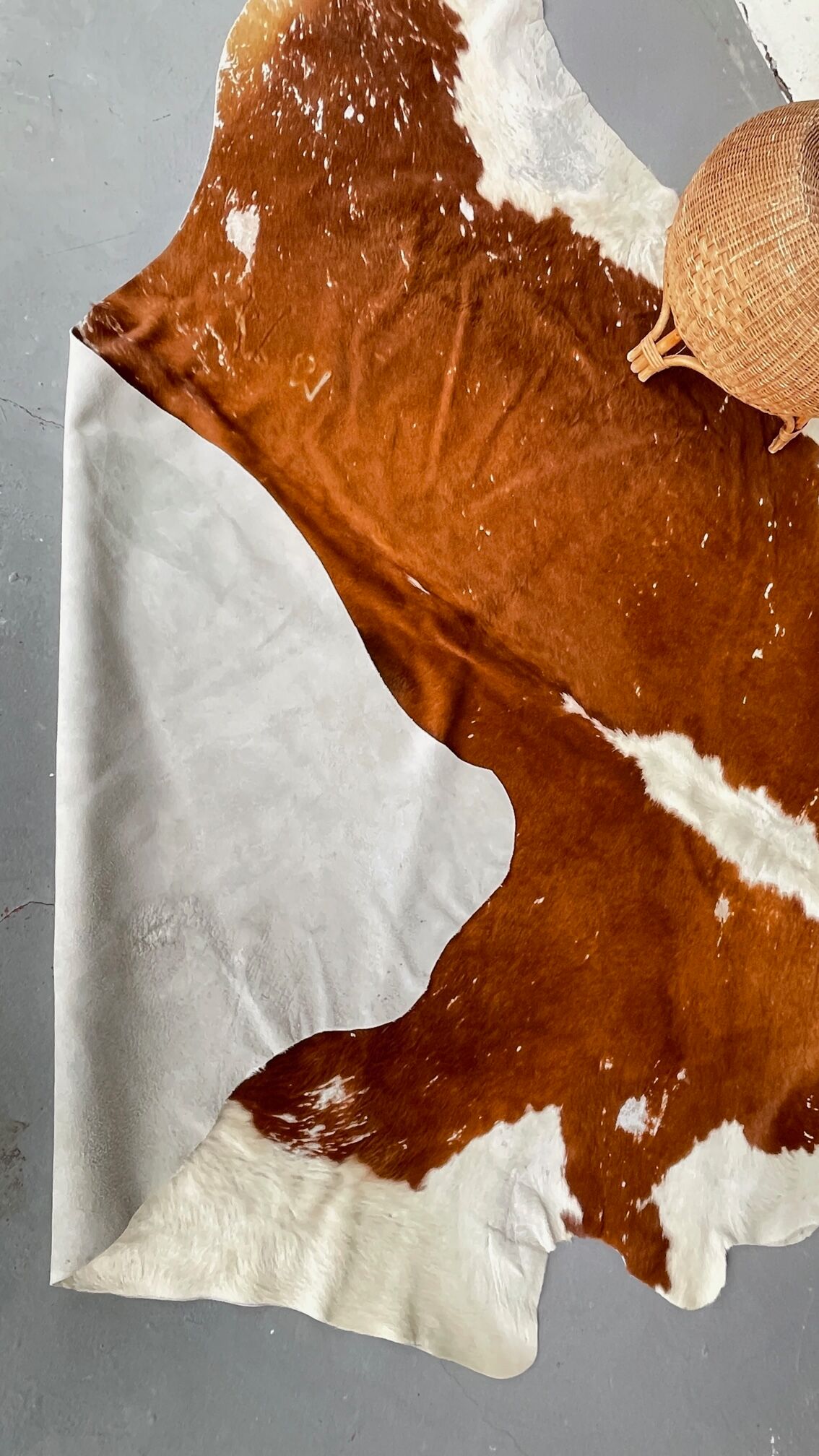 Caramel cowhide carpet