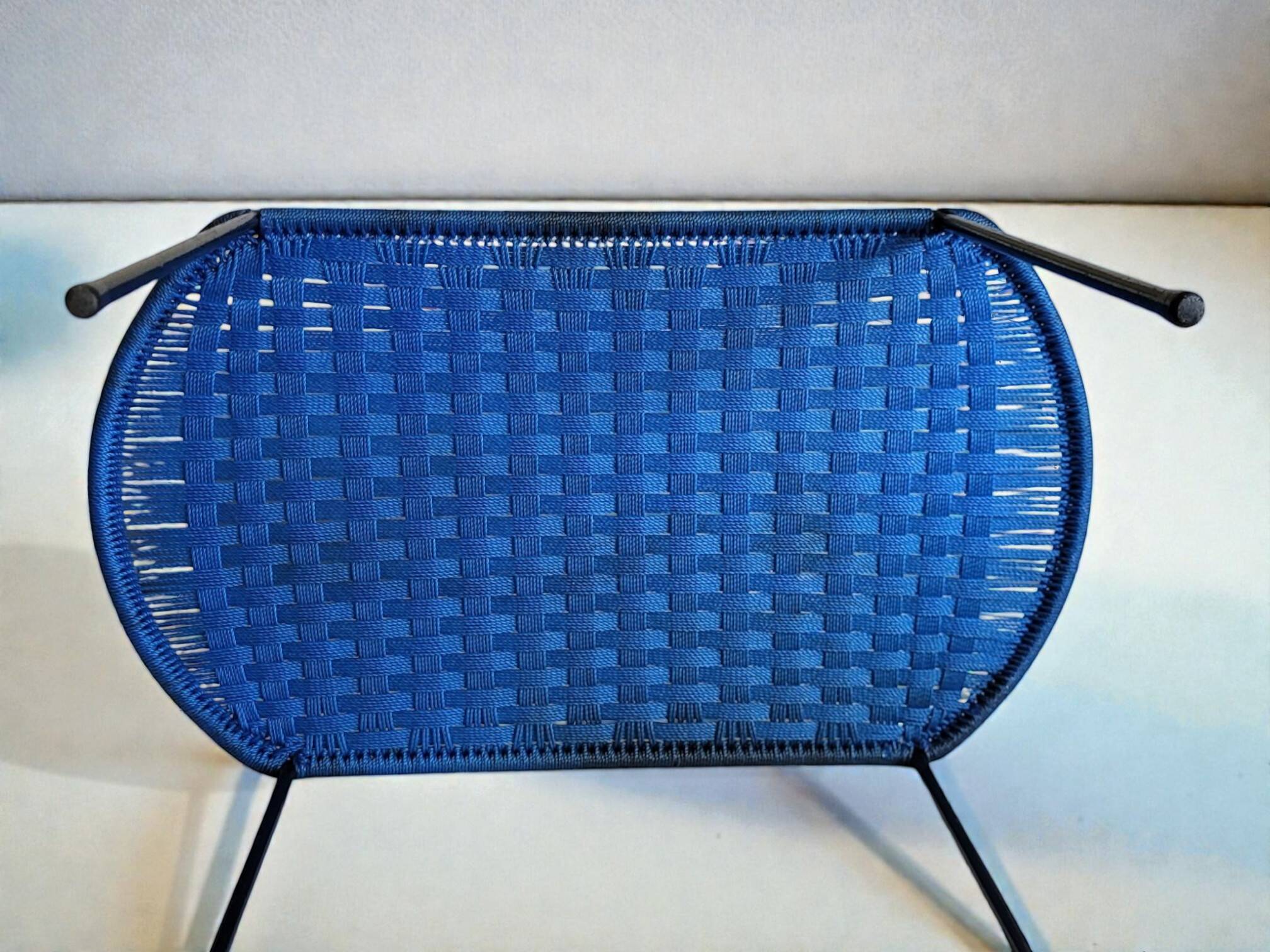 Nylon wire coffee table