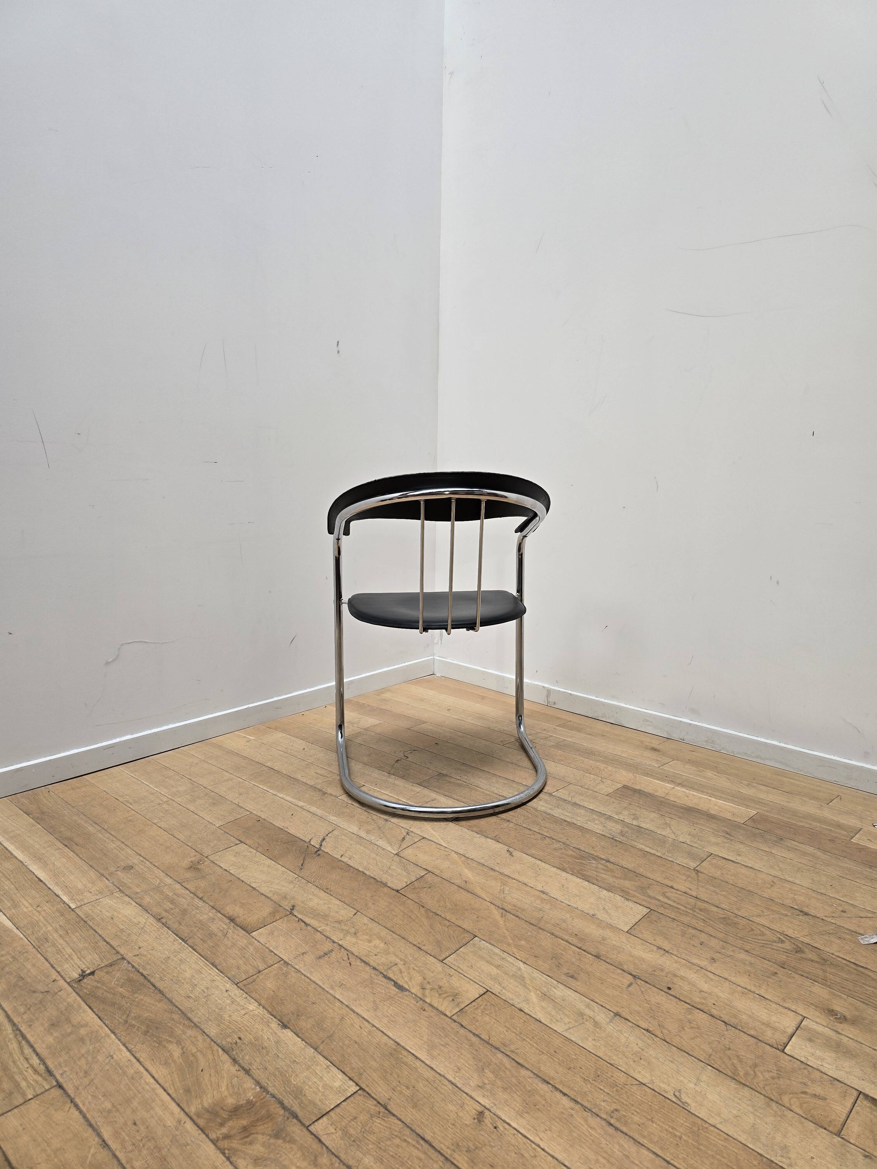 Set of 6 designer chairs from Italy.