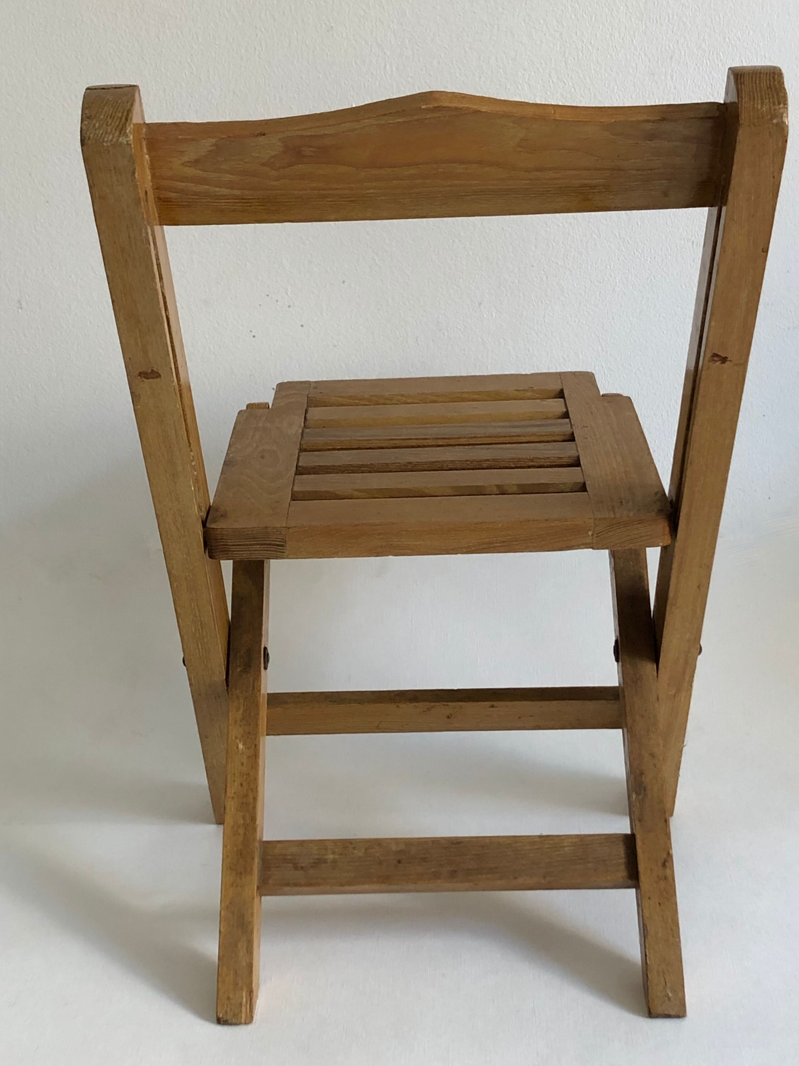 Child chair, folding chair