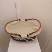Panier en osier avec deux anses