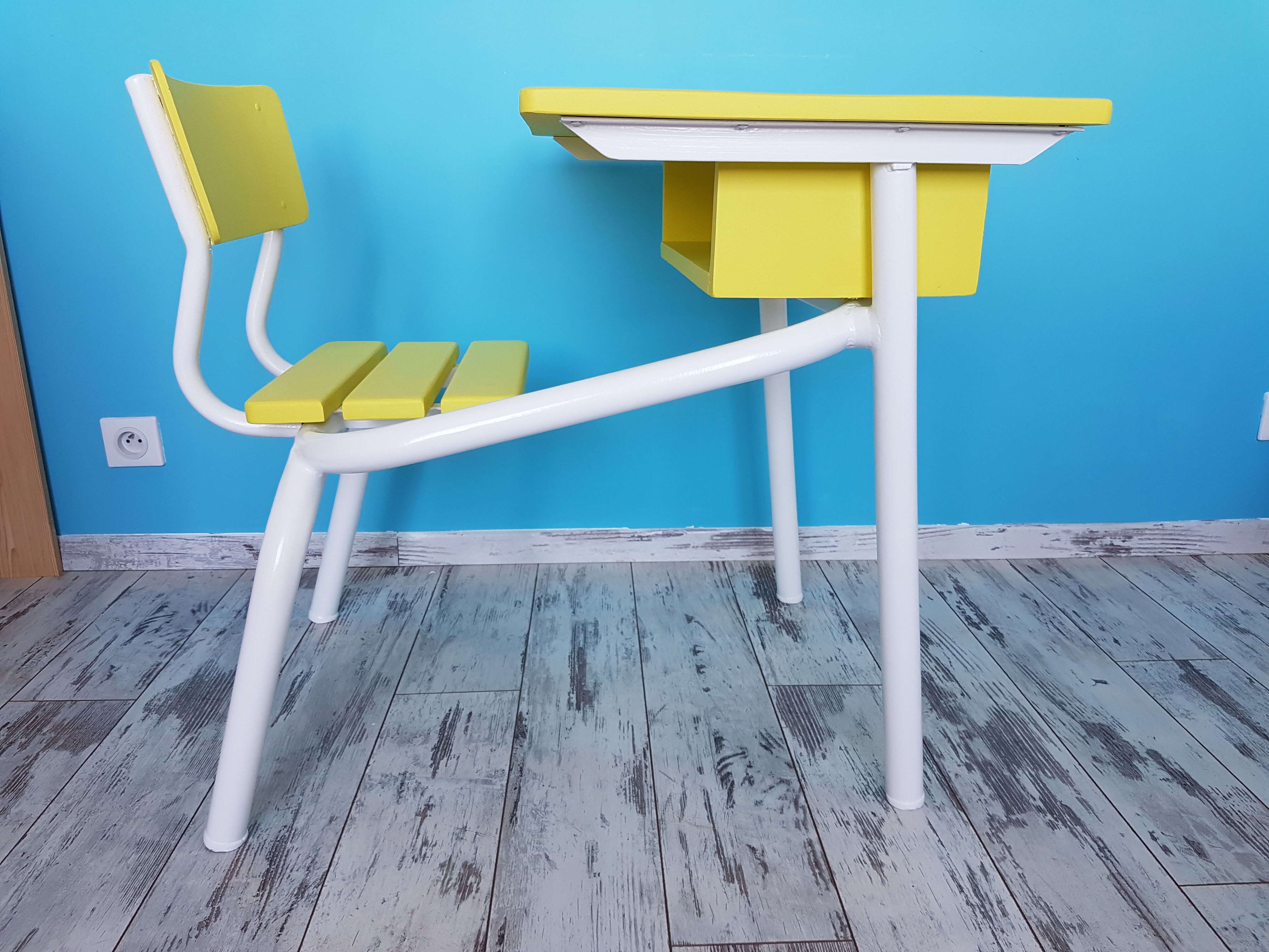 Bureau enfant vintage rénové