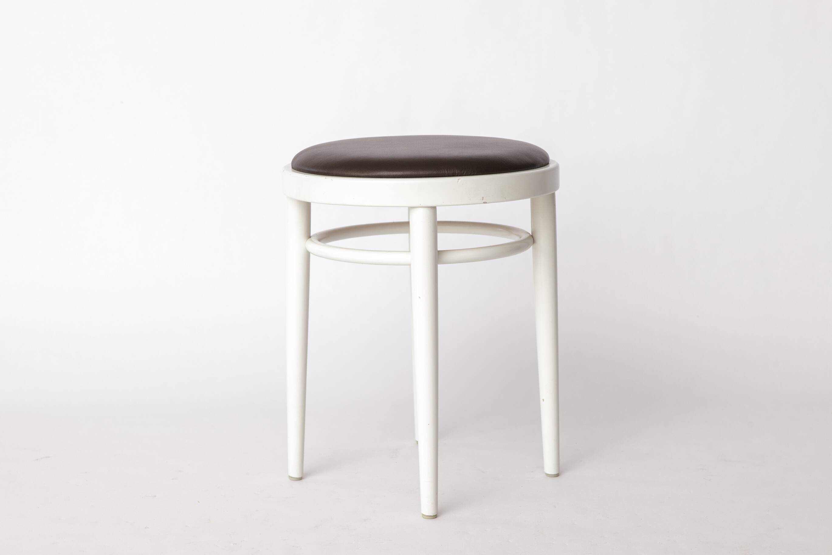 Vintage Thonet Stool – White Lacquered Wood & Brown Leather – 1990s–2000s
