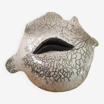Vase en céramique raku. Forme de poisson