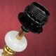 Lampe en métal doré et albâtre avec abat-jour frangé style Hollywood Regency - années 70