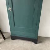 Green hosiery wardrobe