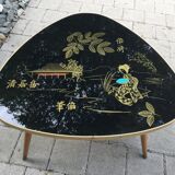 Tripod table presentation