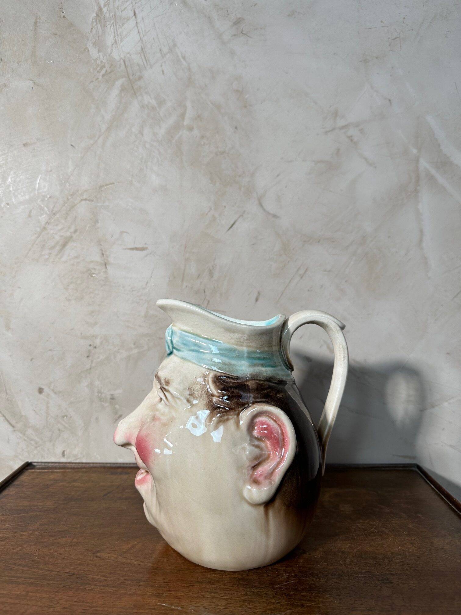 Slip jug