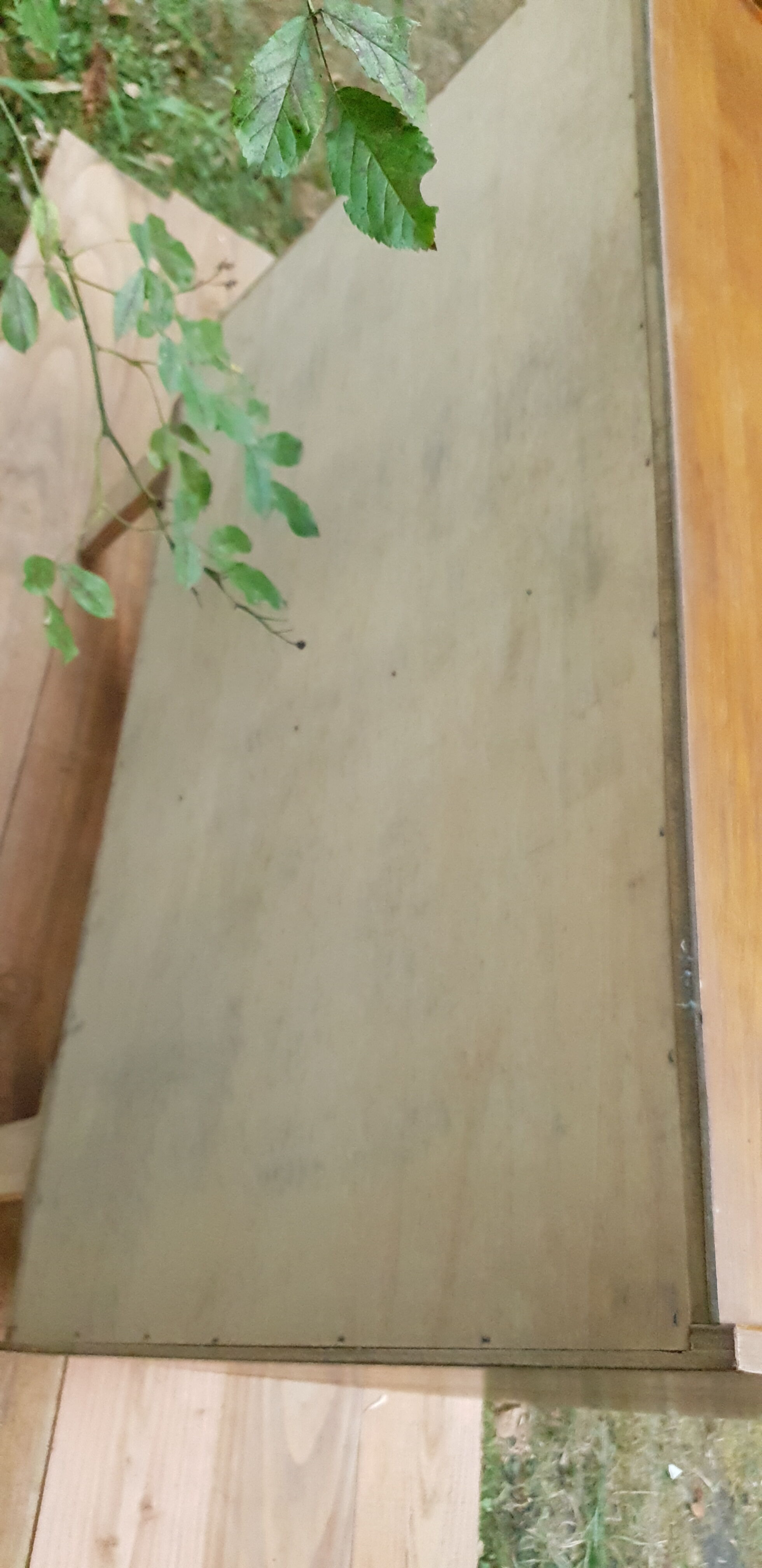 Chest of drawers four drawers a door