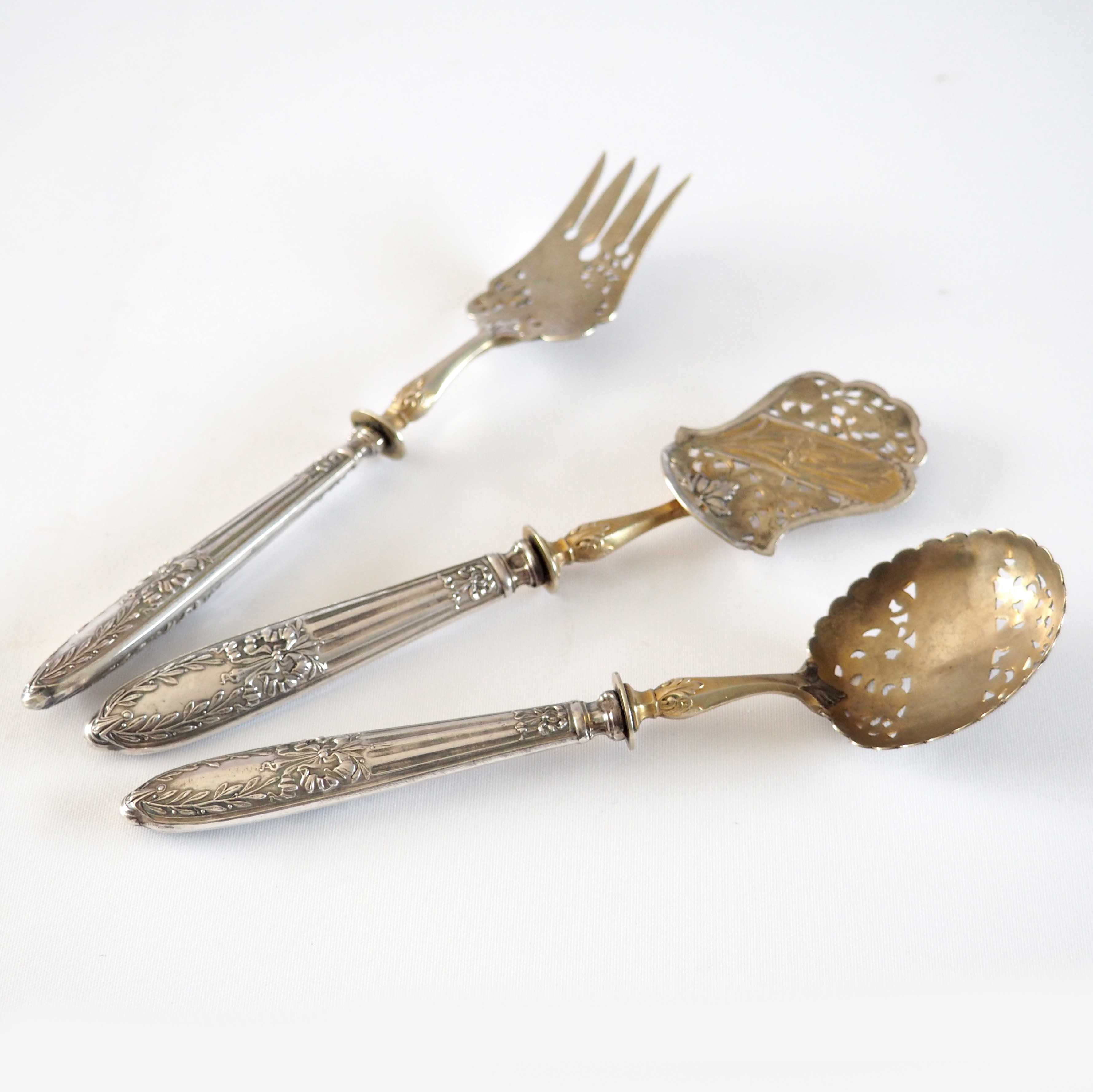 Set of dessert cutlery
