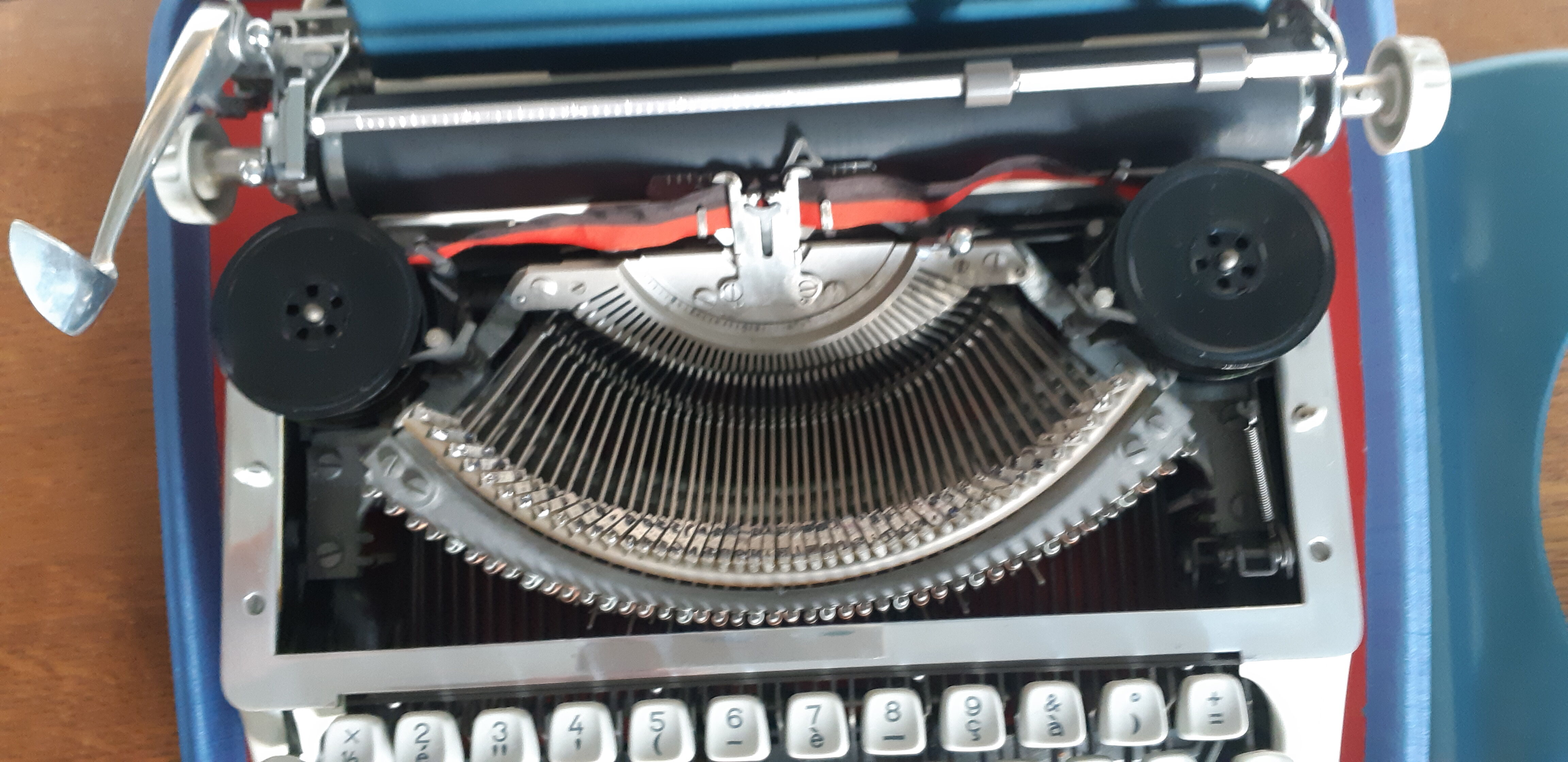 Functional blue typewriter
