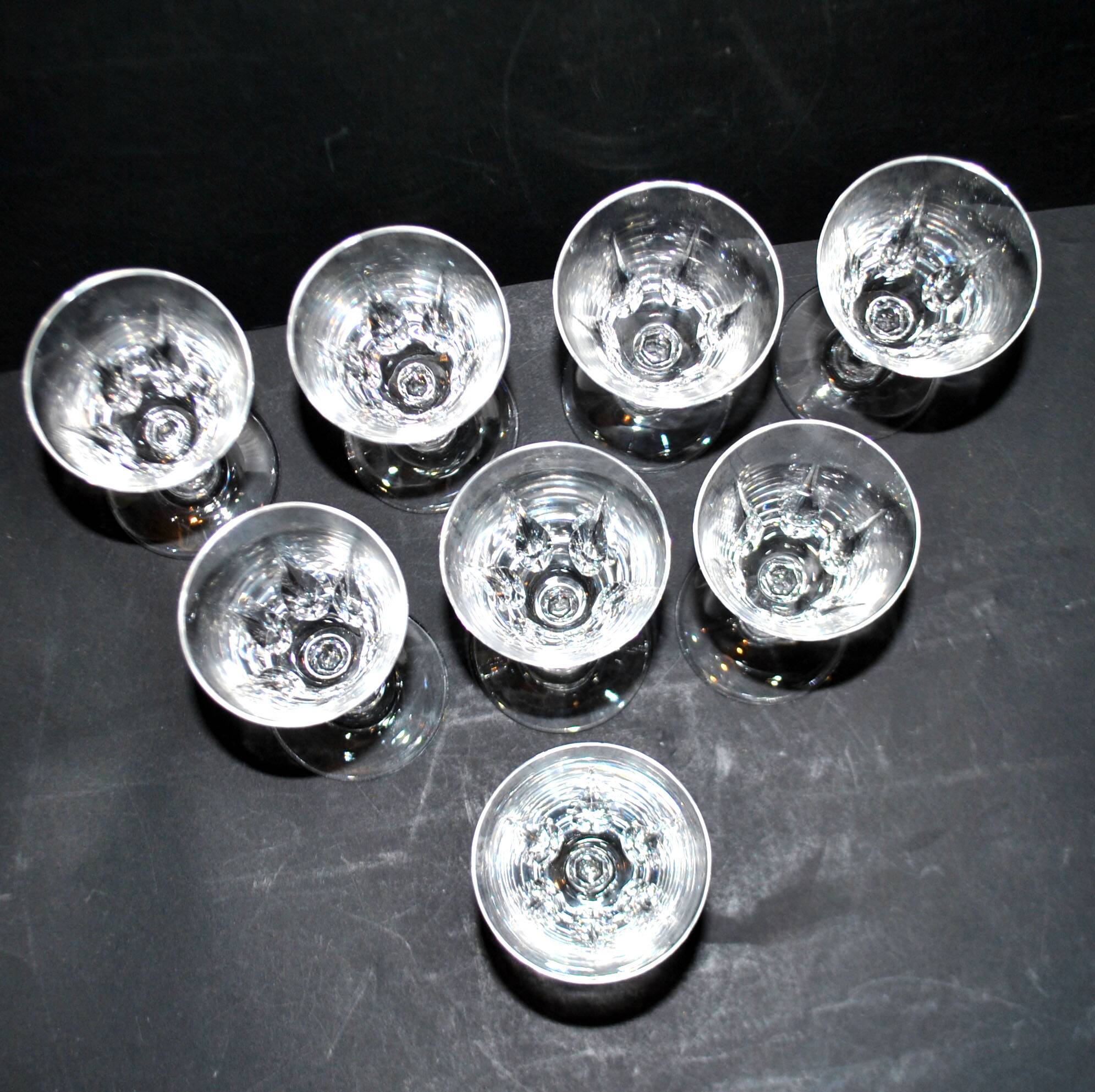 Set of 8 cerdagne wine glasses in cut crystal from saint louis h13cm