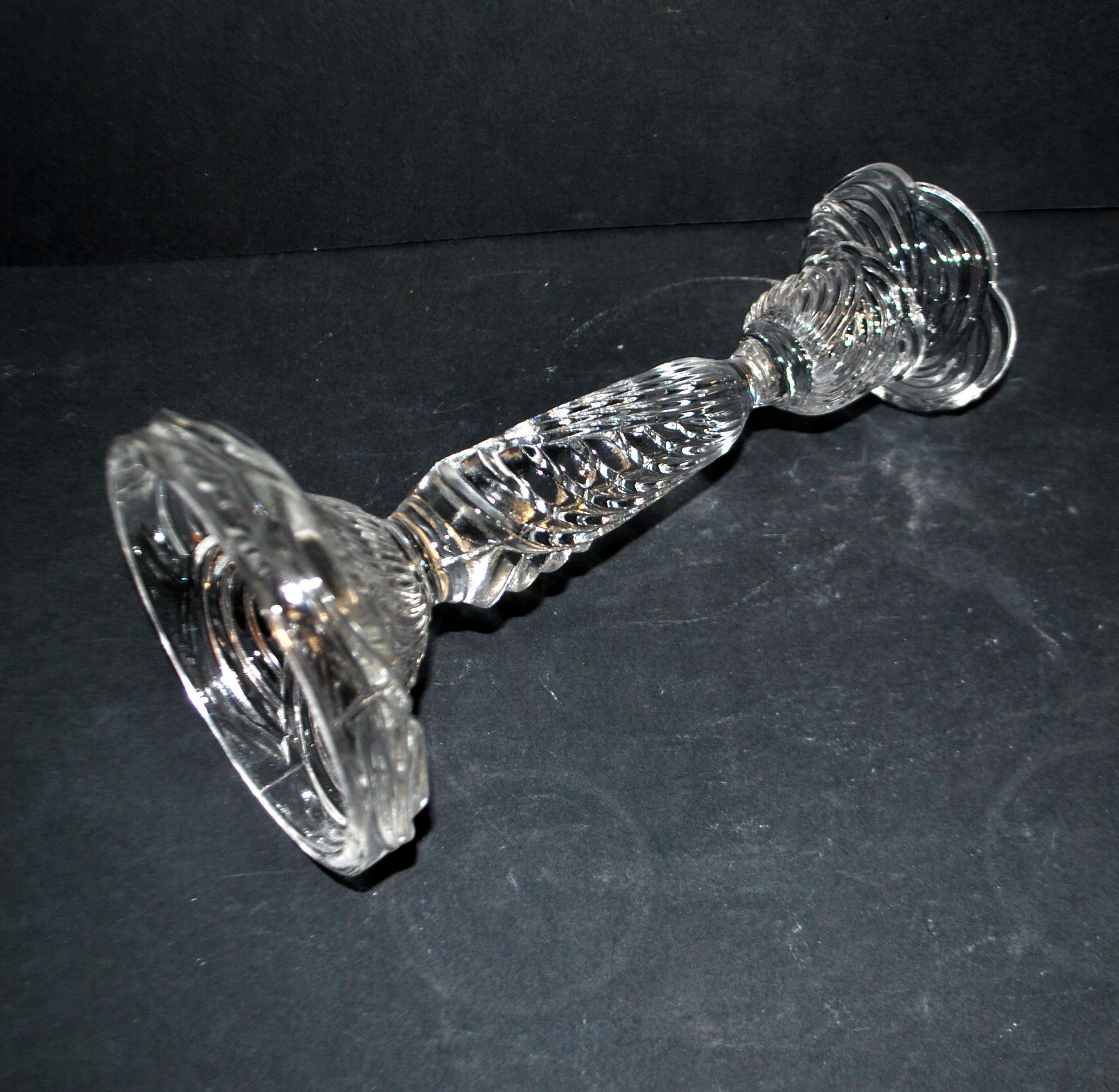 Portieux candlestick draped in moulded glass h22cm