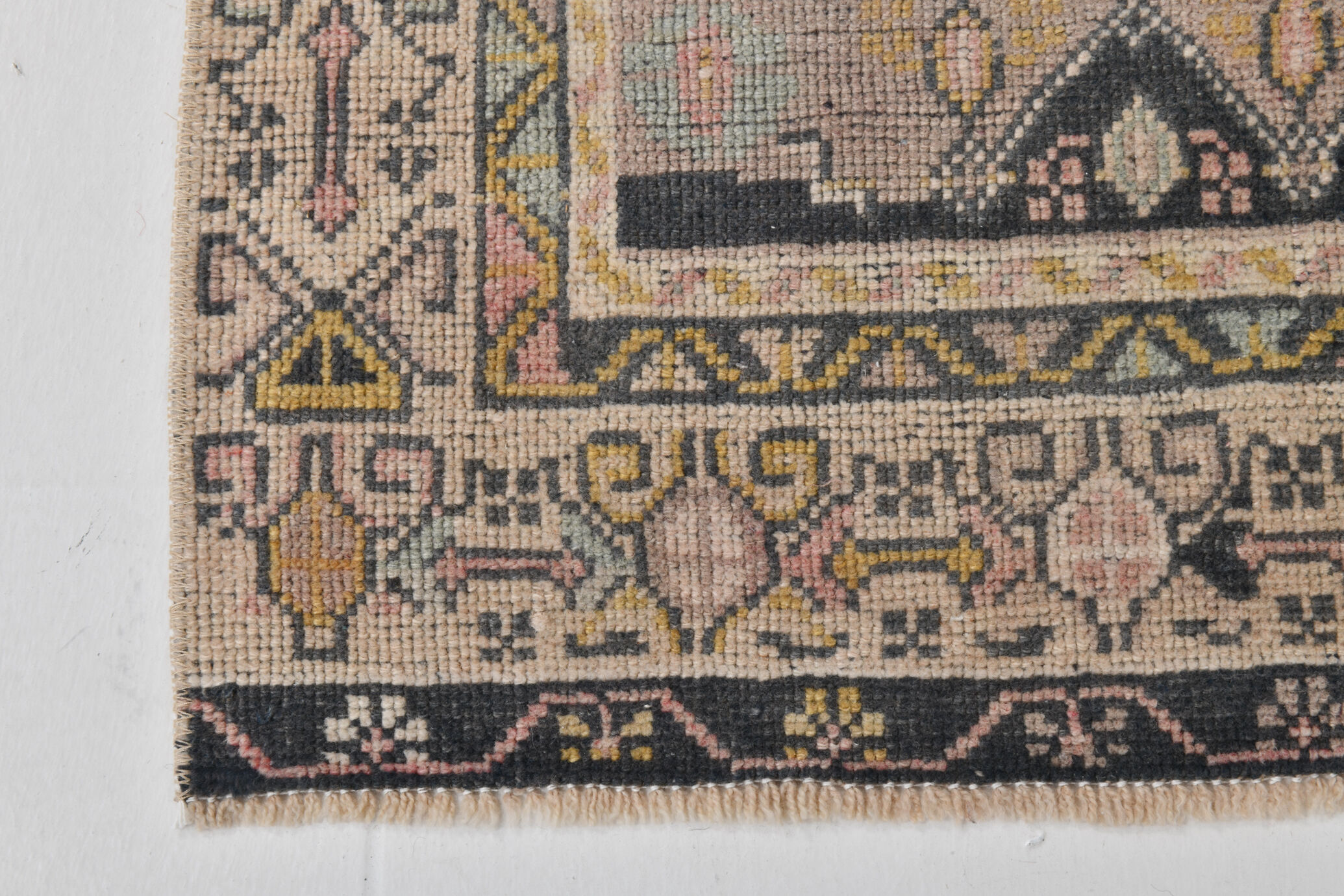 Handmade pink turkish rug 213x125cm