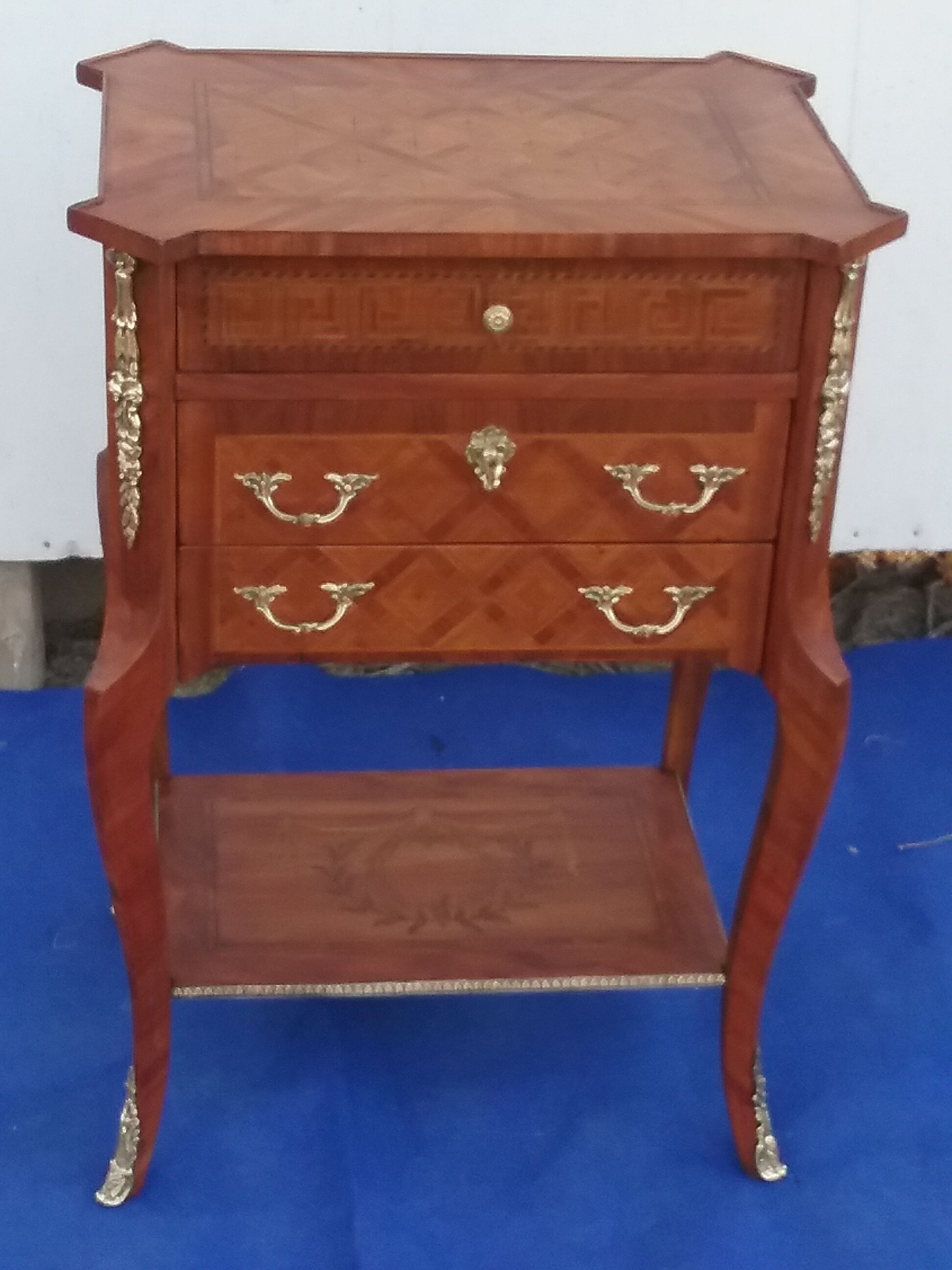 Small marquetry chest of drawers
