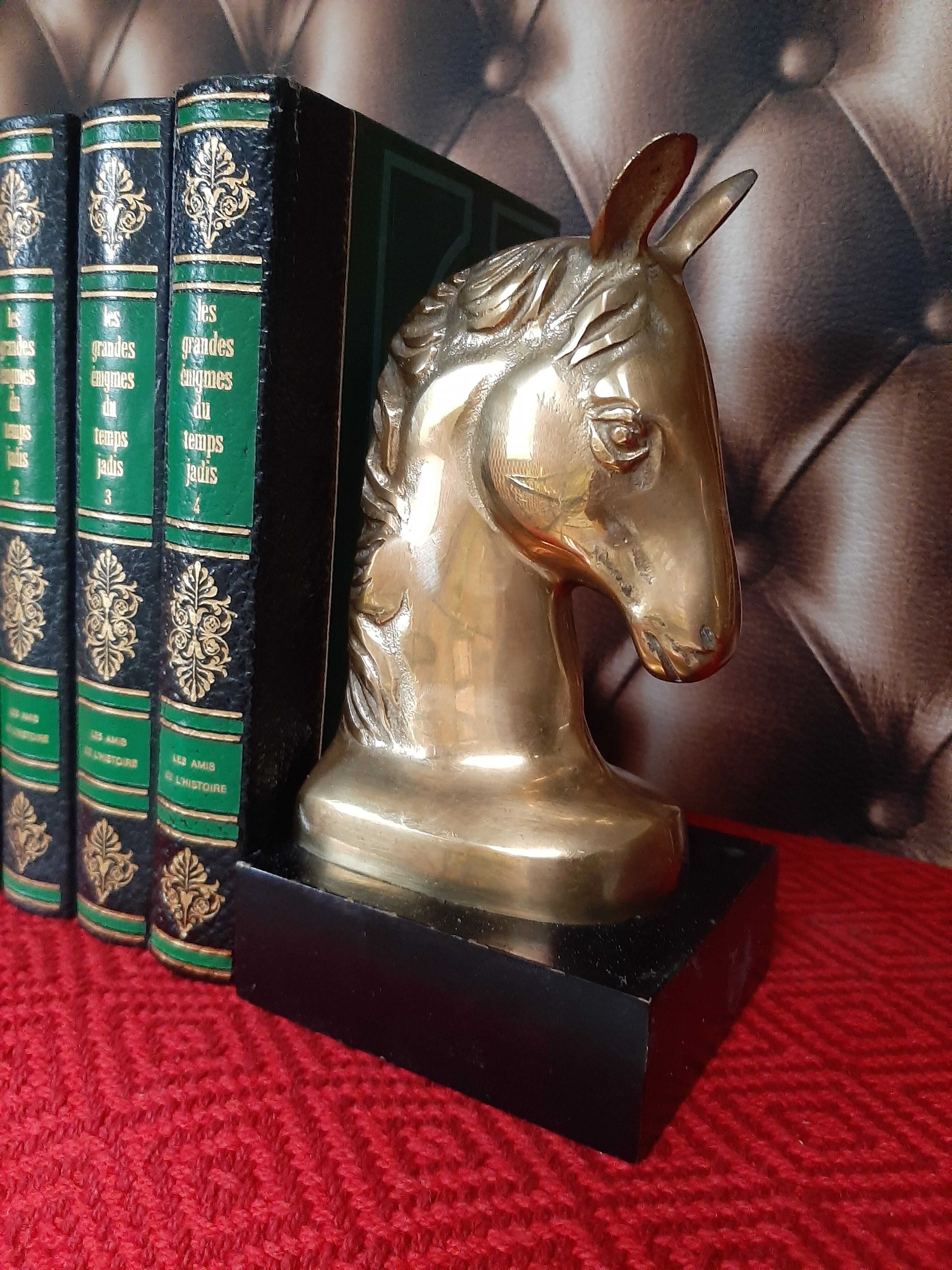Bookends horses