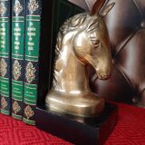 Serre livres chevaux