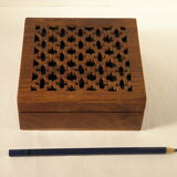Openwork wooden box 13 x 13 cm