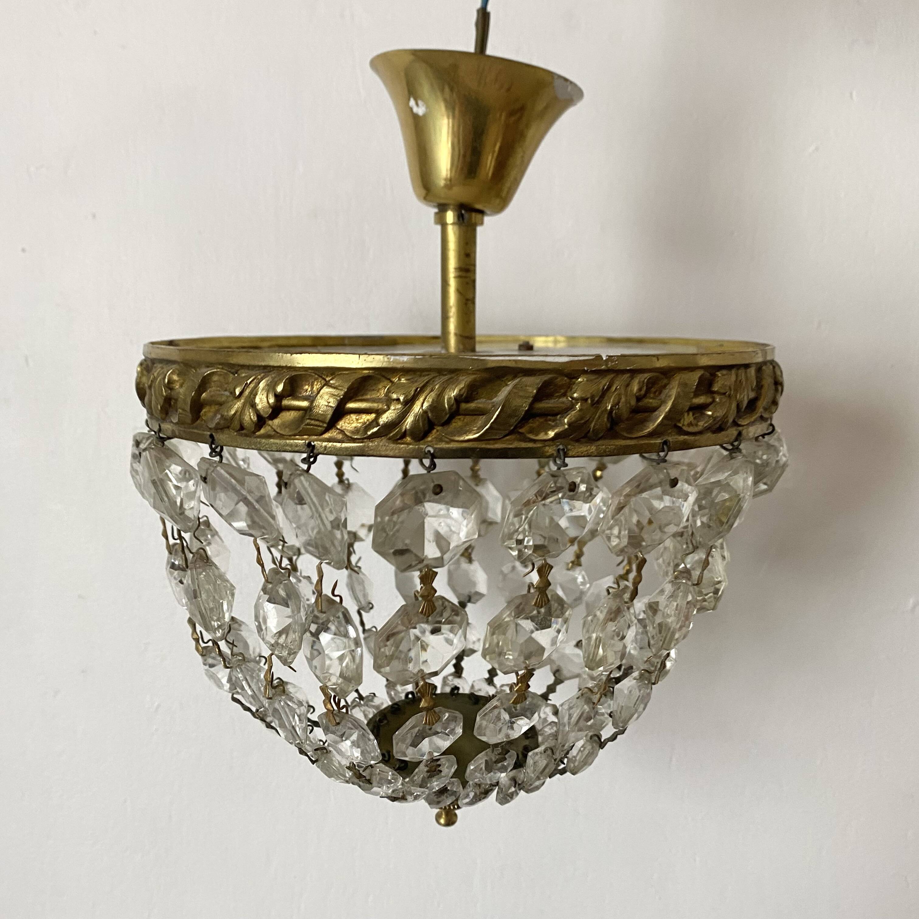 Basket ceiling light with tassels and brass
