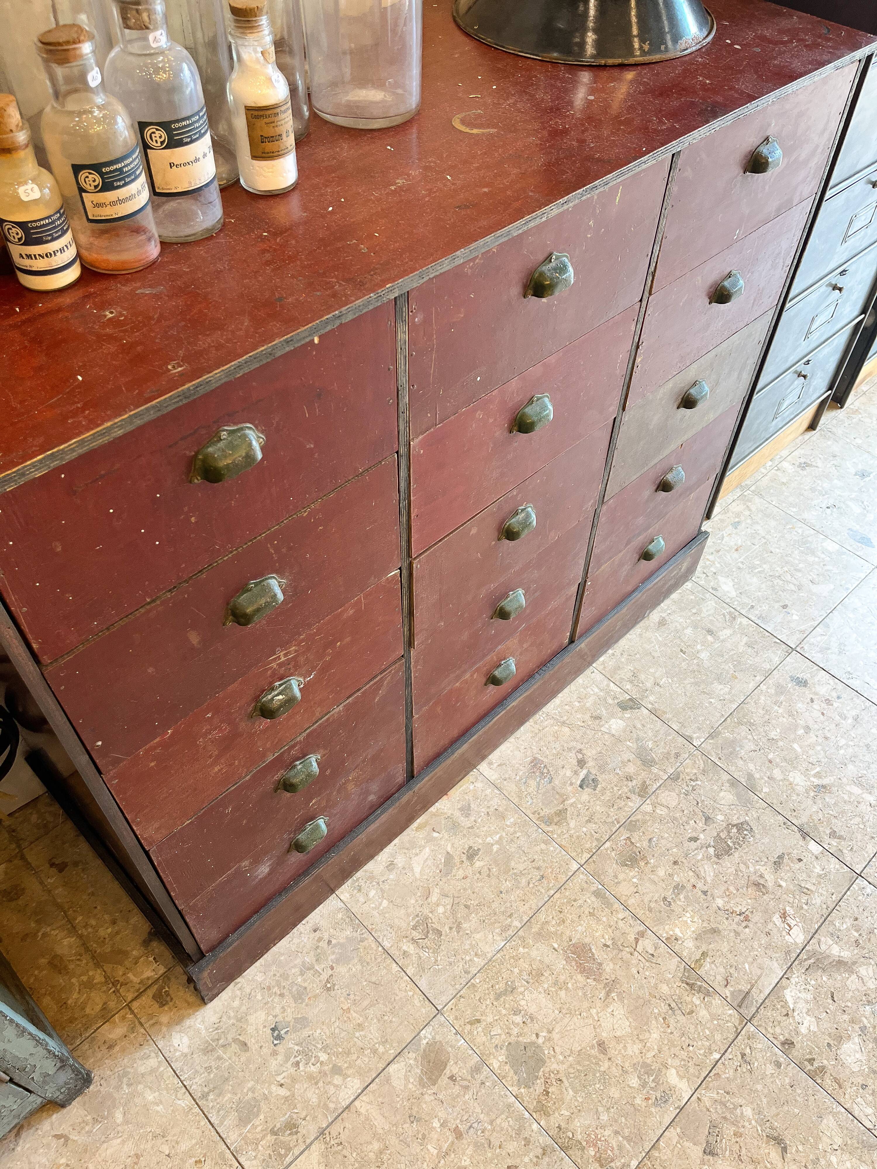 Workshop trade furniture patina red patina