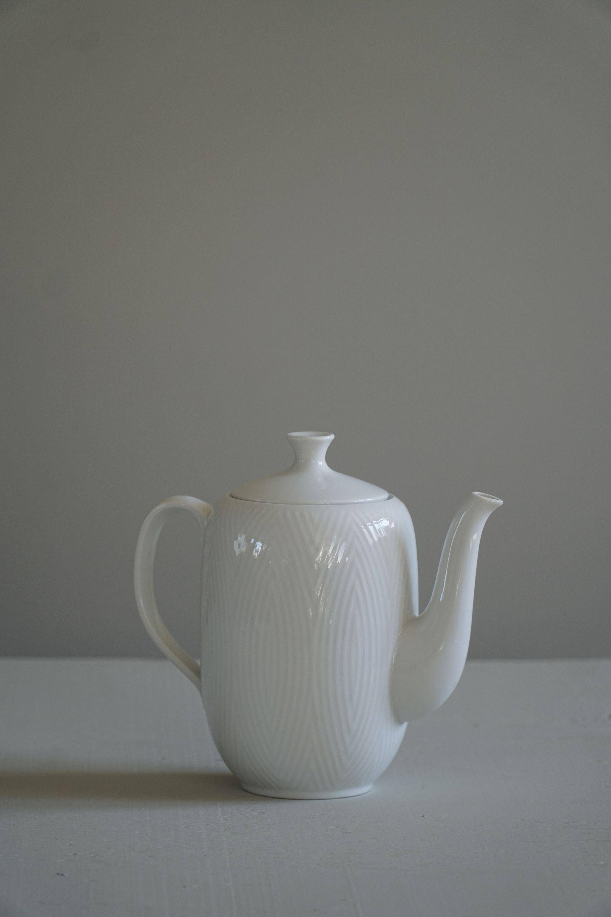 Axel Salto, Ensemble de service en porcelaine de Royal Copenhagen, milieu du siècle, 1956