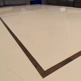 Table basse vintage 70s avec mini-bar intégré (plexy, laiton)