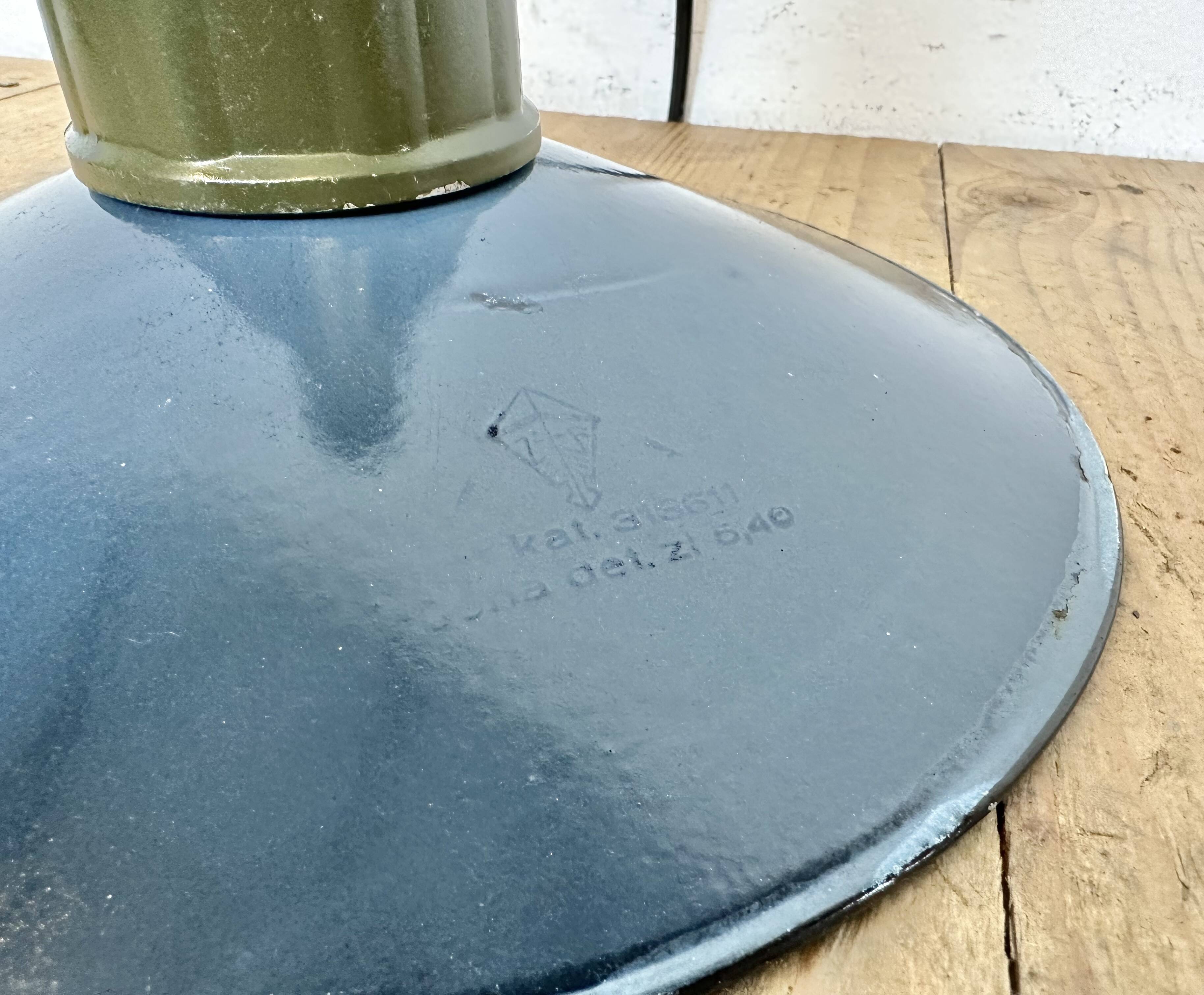 Suspension militaire industrielle en émail bleu avec plateau en fonte d'aluminium, 1960