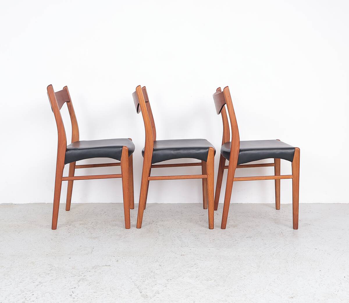 Teak and leather chairs by Arne Wahl Iversen for Glyngøre Stolefabrik, 1960