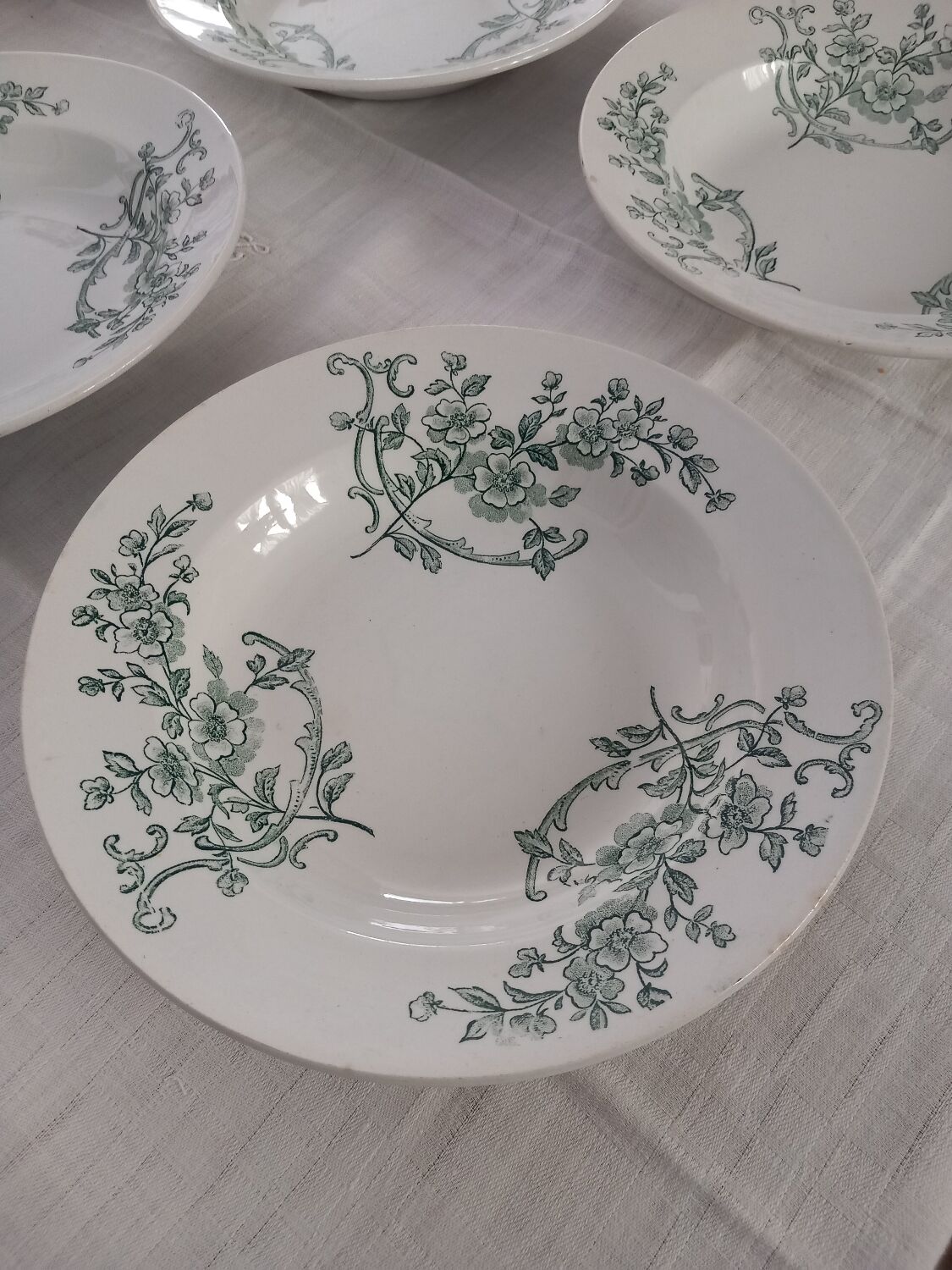 6 hollow plates.model capri manufacture Pexonne