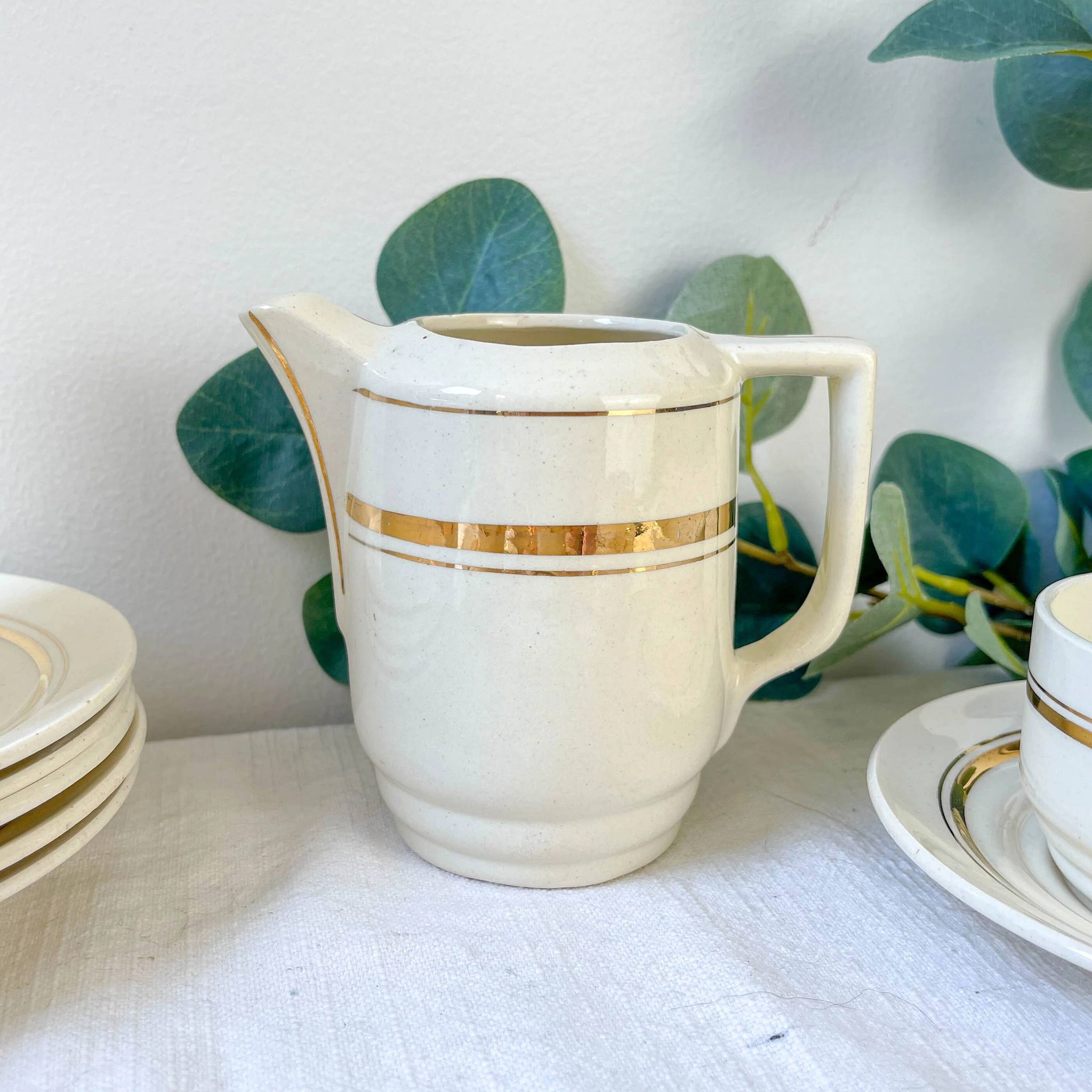 St Amand 10-person coffee service – Vintage white and gold porcelain