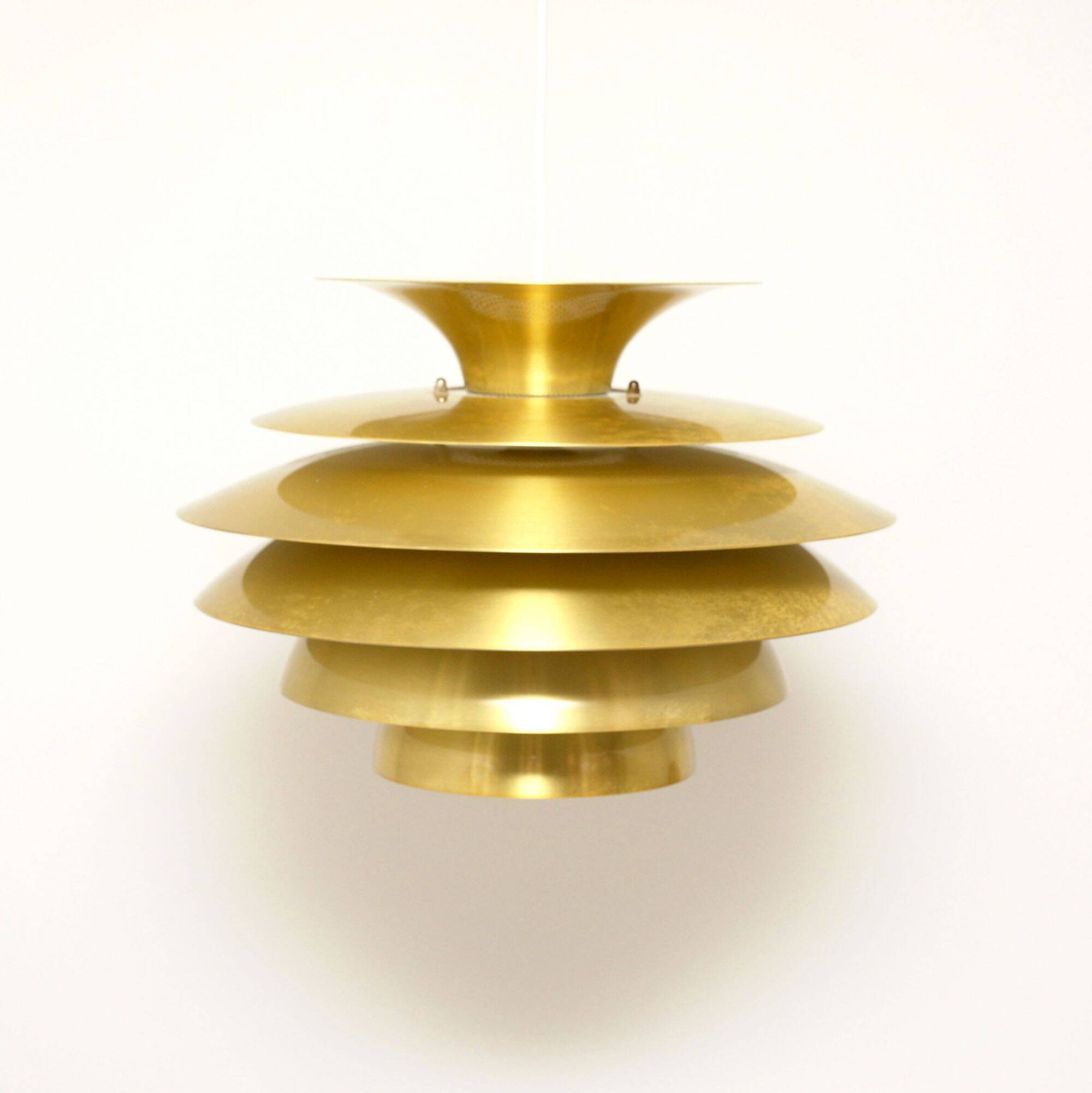 Lampe dorée, Danemark des années 1970
