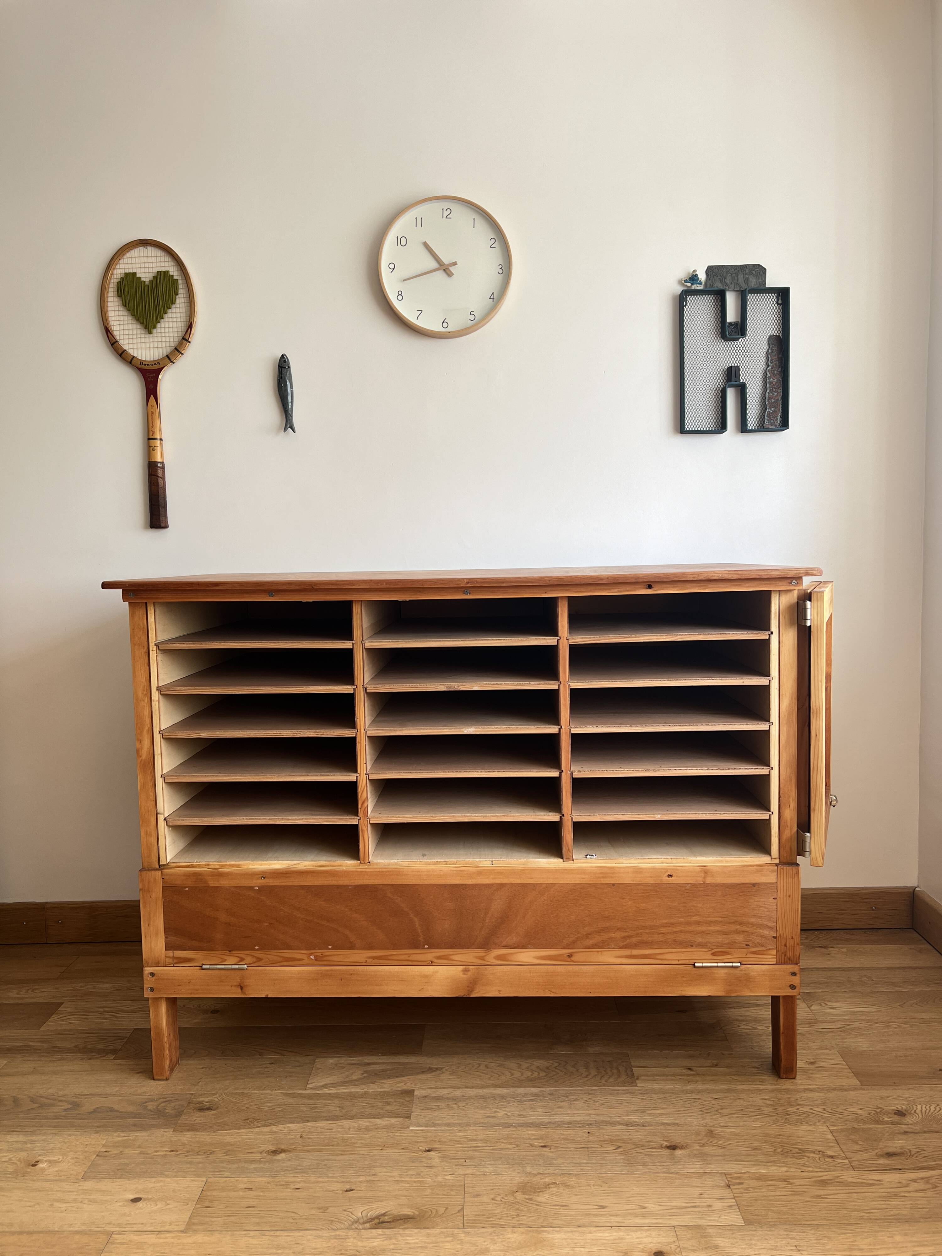 Workshop furniture, printing storage