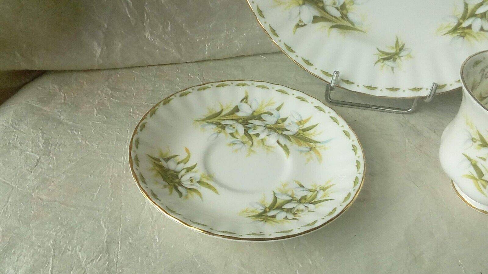 Tasse a the cafe assiette a dessert mois de janvier royal albert