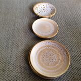 Set of 8 plates