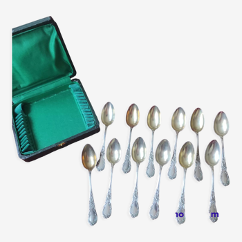 12 teaspoons in silver metal