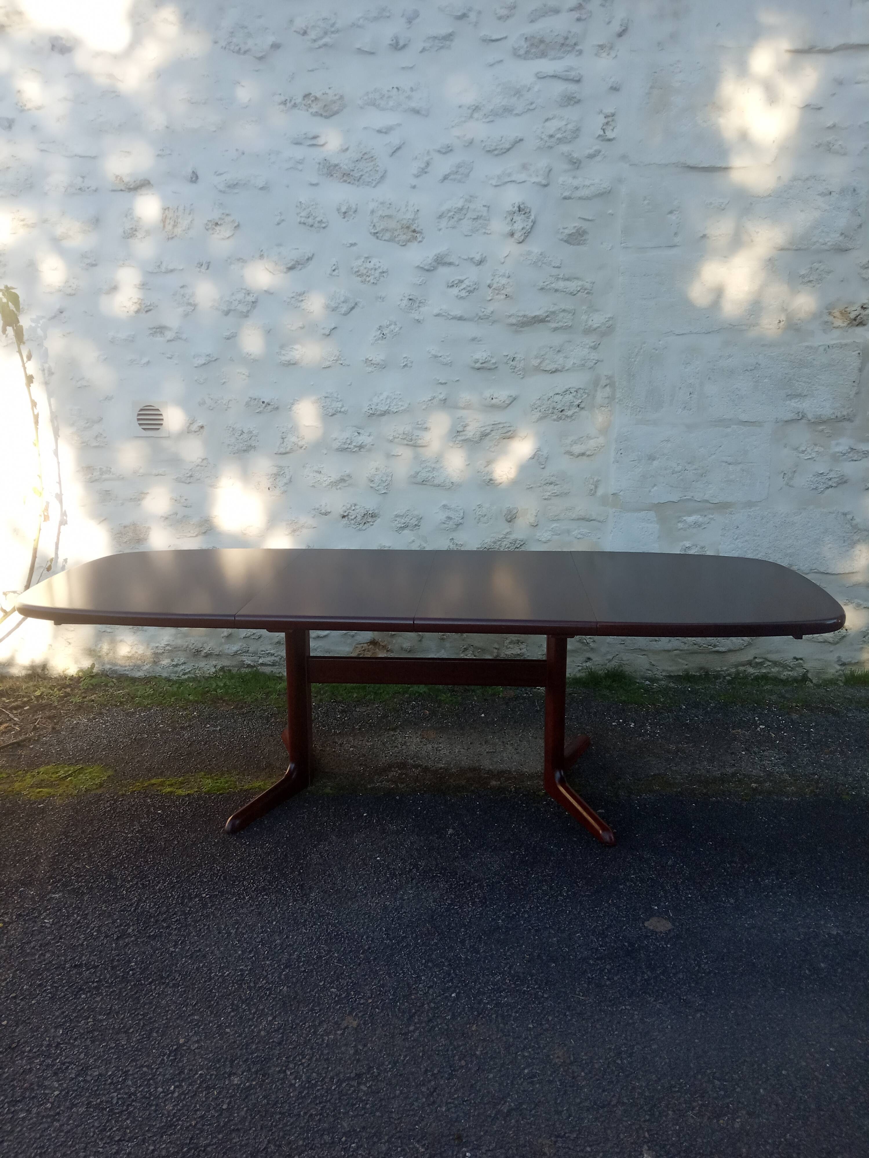 Stretchy vintage table Skovby Denmark 60s