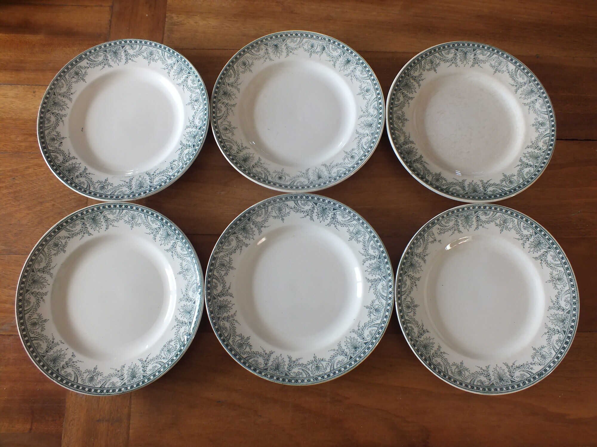 6 Flat plates in Iron Earth Moulin des Loups model Wilbur Lot 3