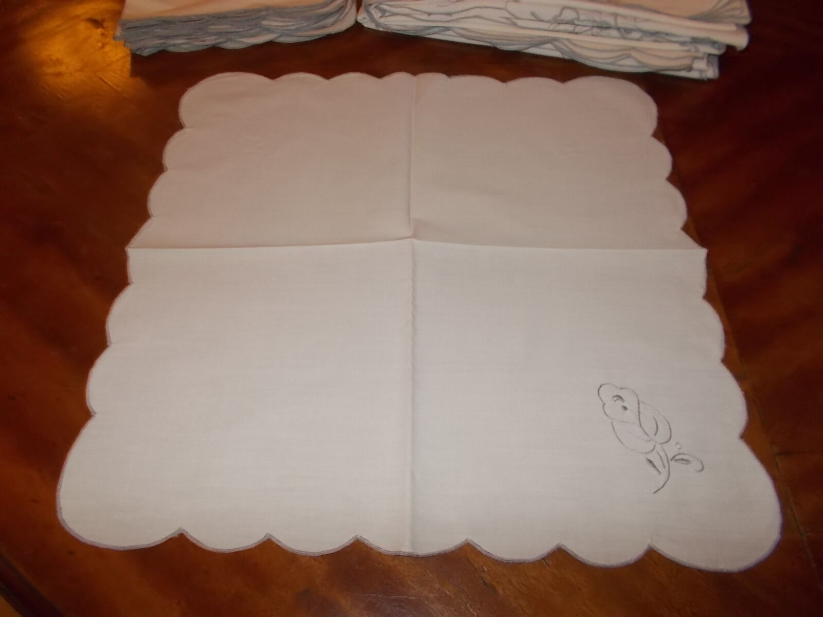 Vintage embroidered tablecloth 250 x 170 and 12 towels