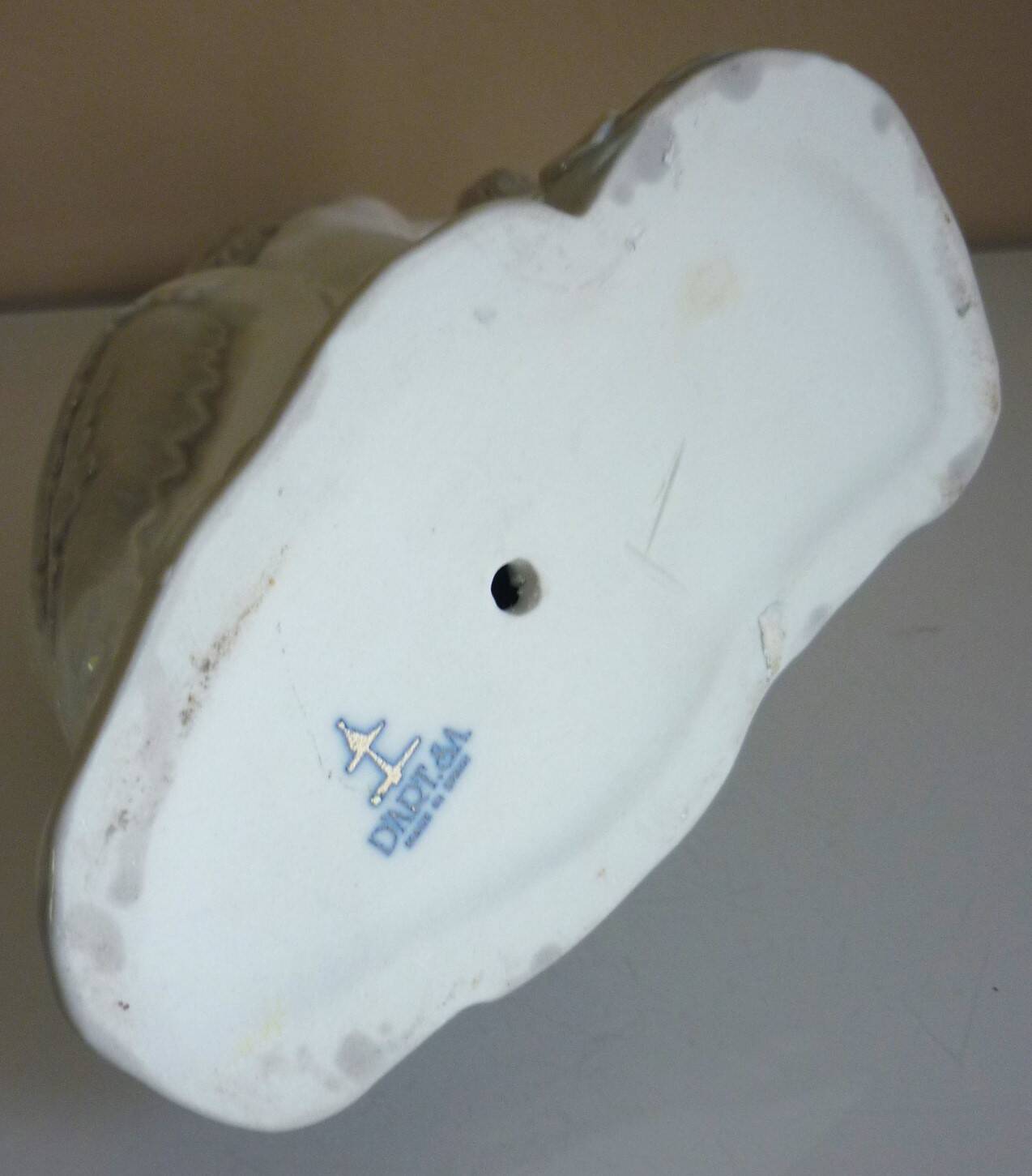 Large porcelain figurine, dog, setter, hunting, signed d'Art SA, vintage