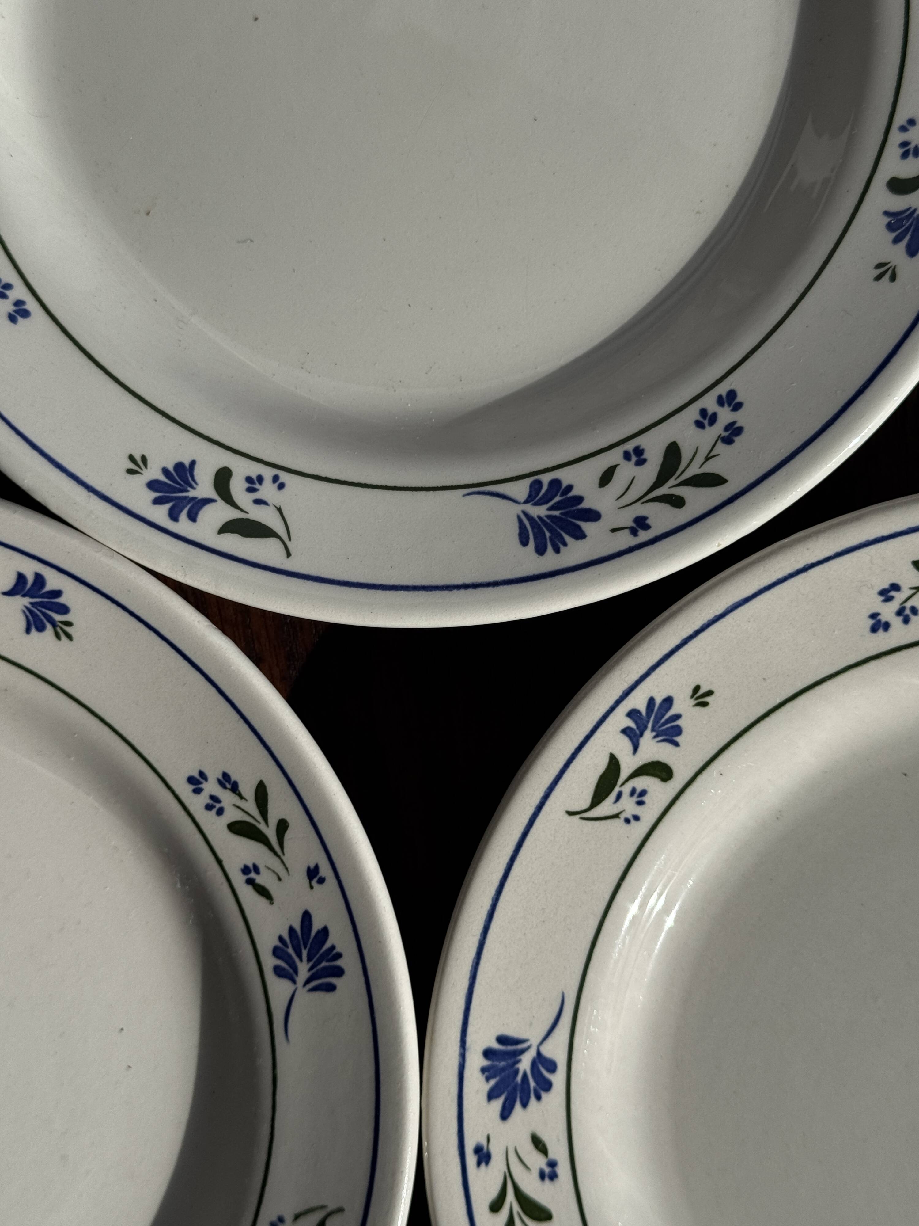 Lot de 3 petites assiettes à dessert frise de fleurs bleues pas de marque
