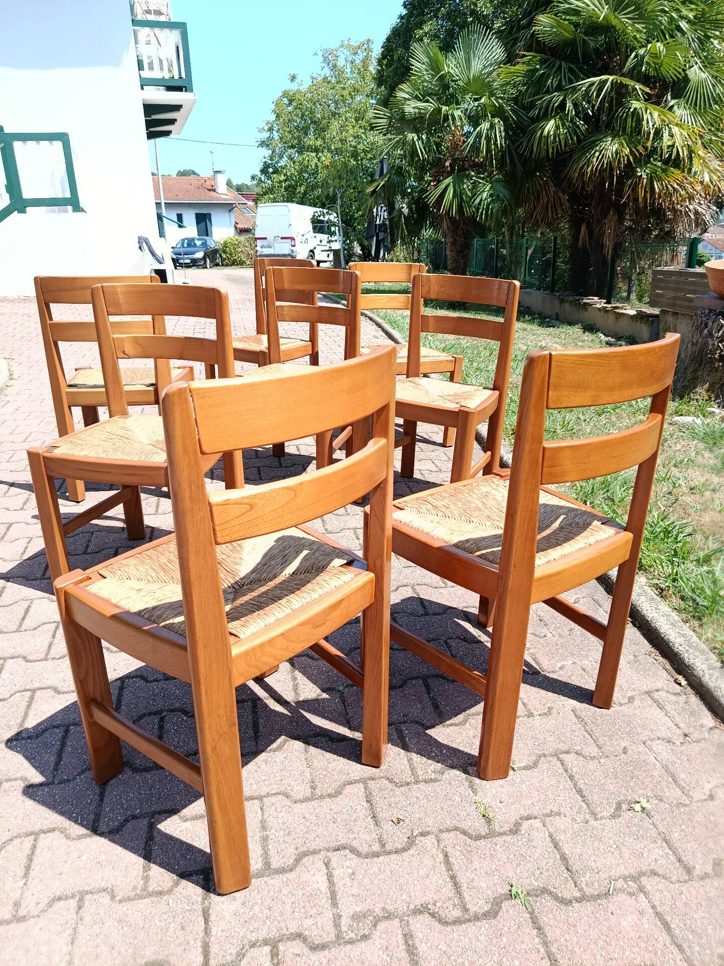 8 brutalist chairs in elm (Regain)