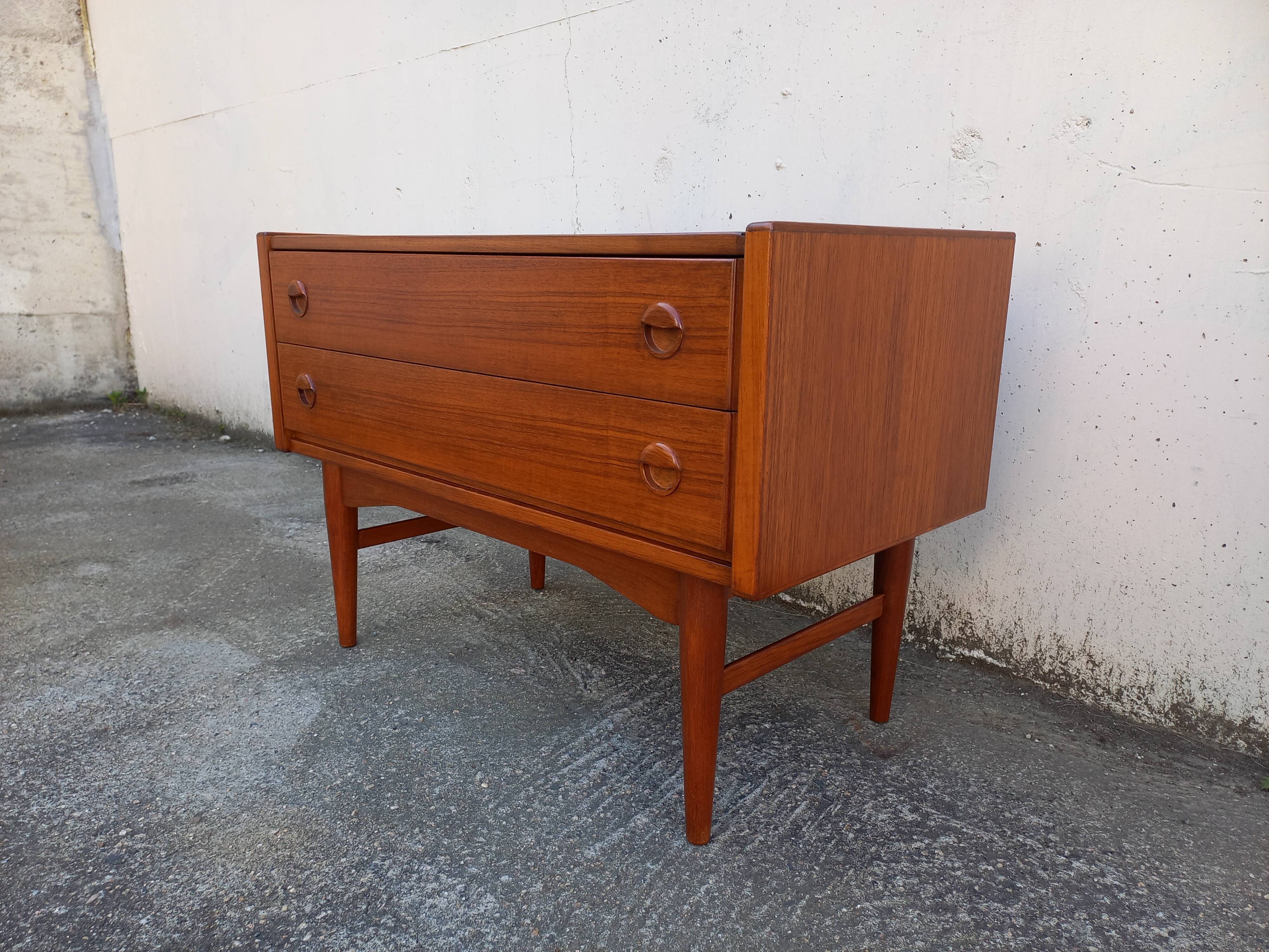 Scandinavian chest of drawers