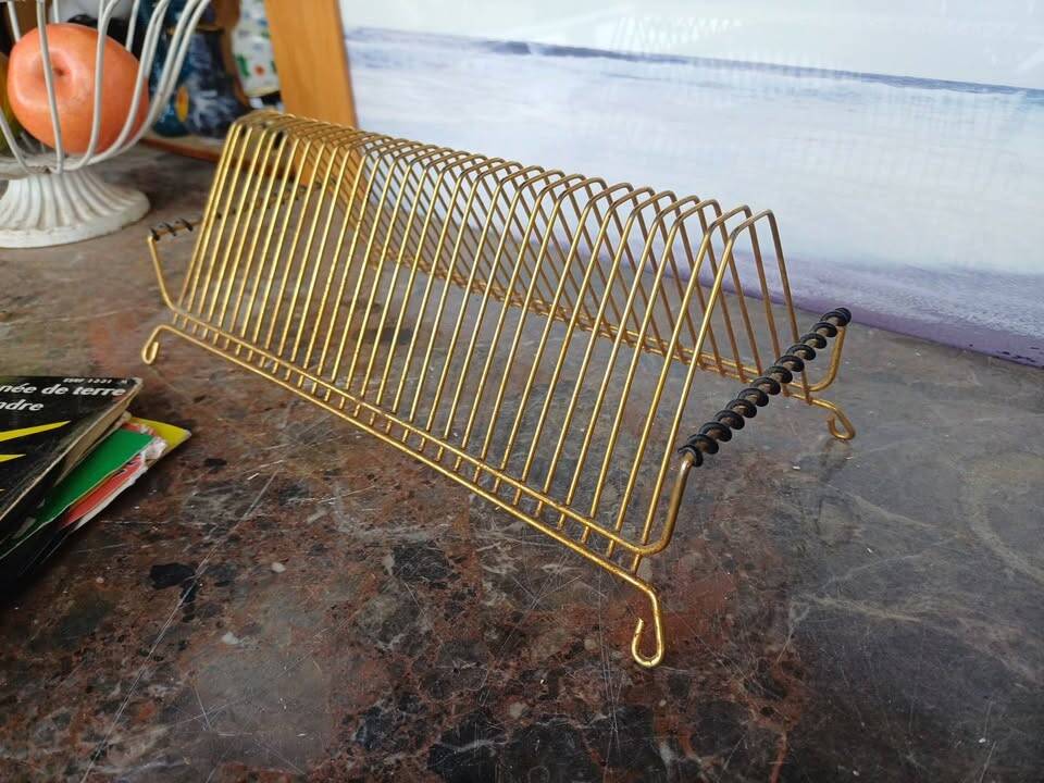 Vintage vinyl record holder