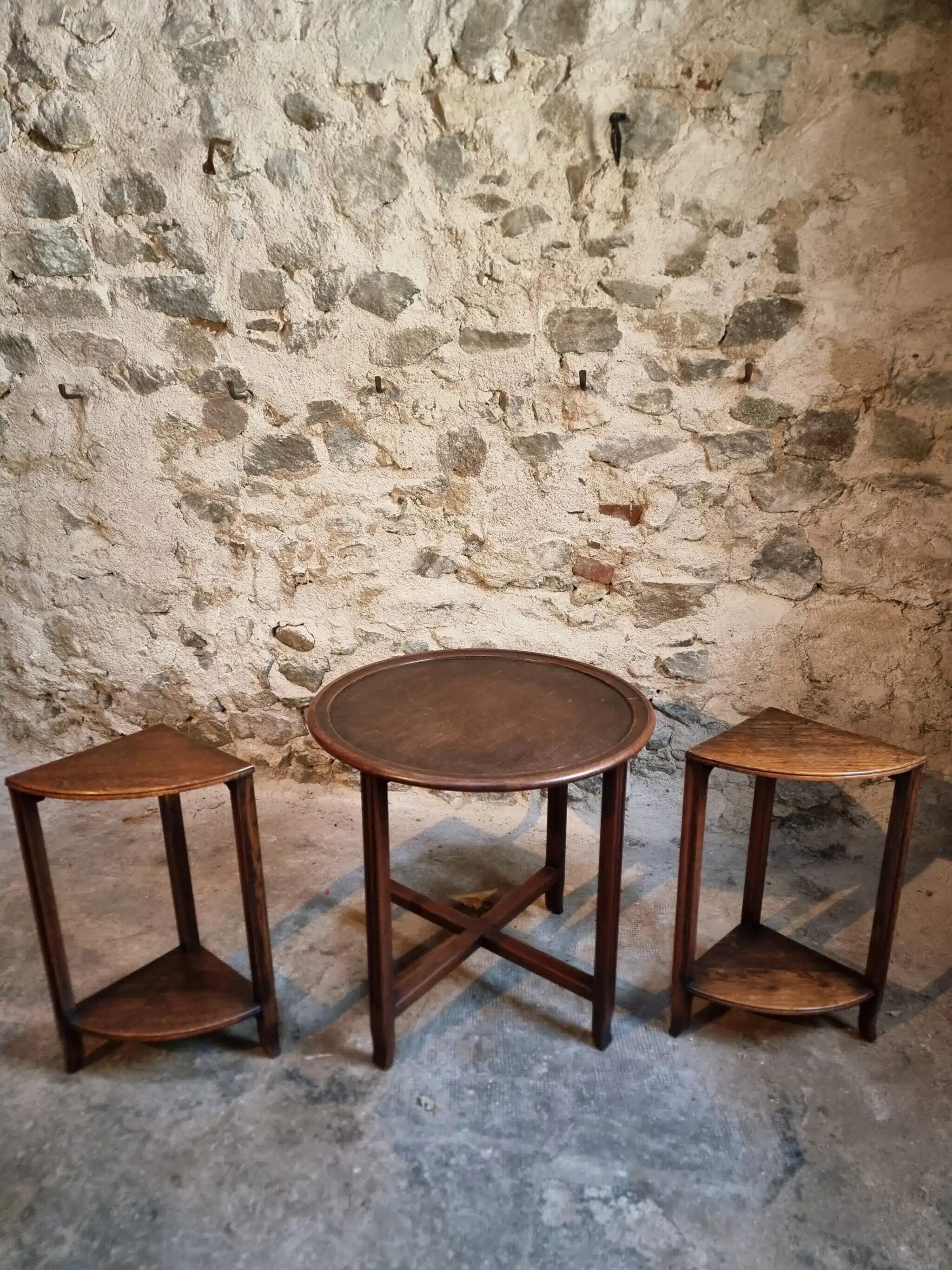 Vintage oak nesting tables set, round coffee table from the 1960s with two integrated side tables.